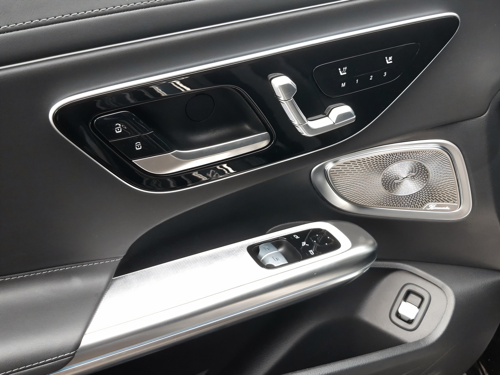 MERCEDES-BENZ CLE 300 4Matic-image-13