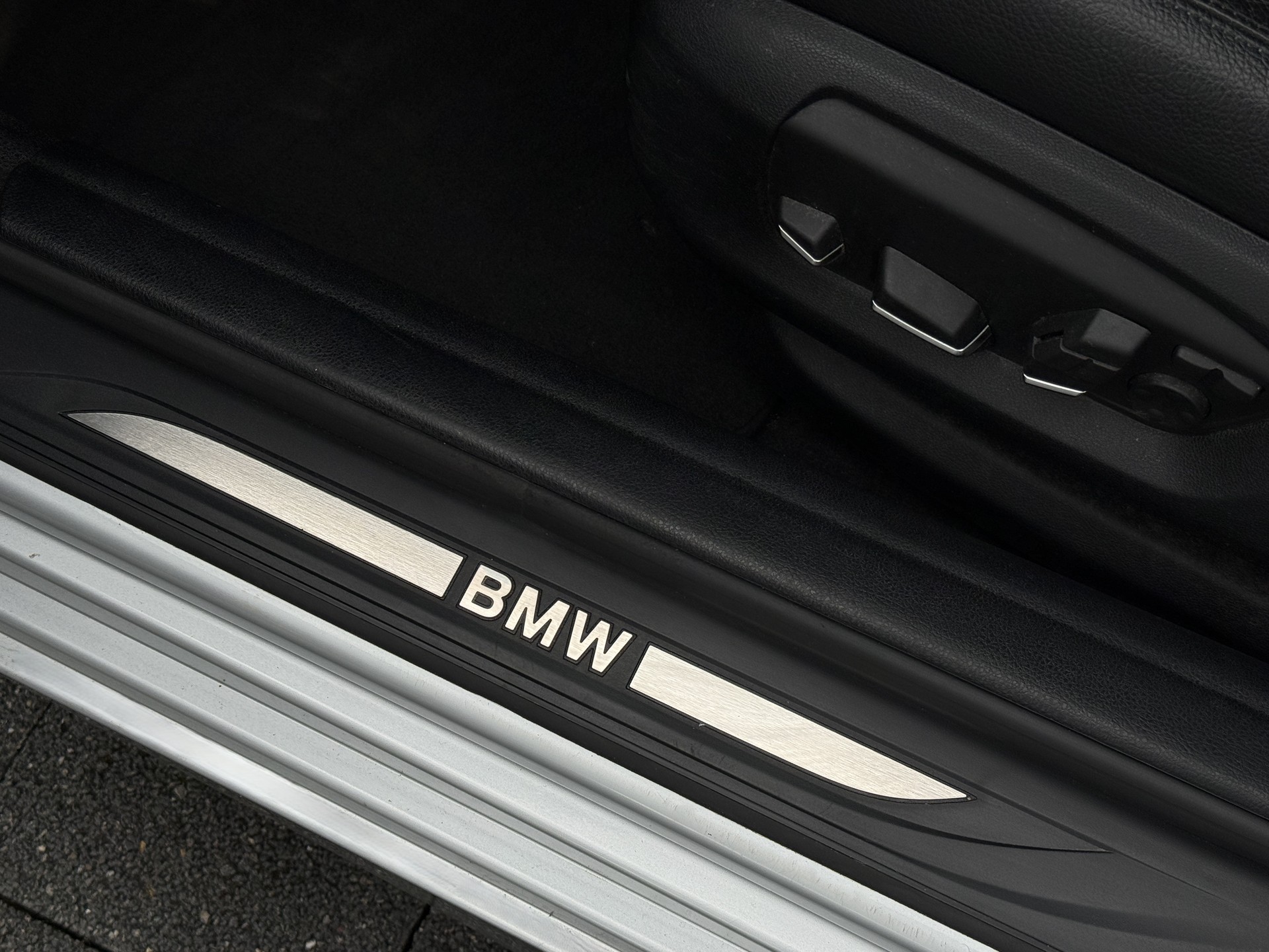 BMW 528i xDrive Steptronic-image-11