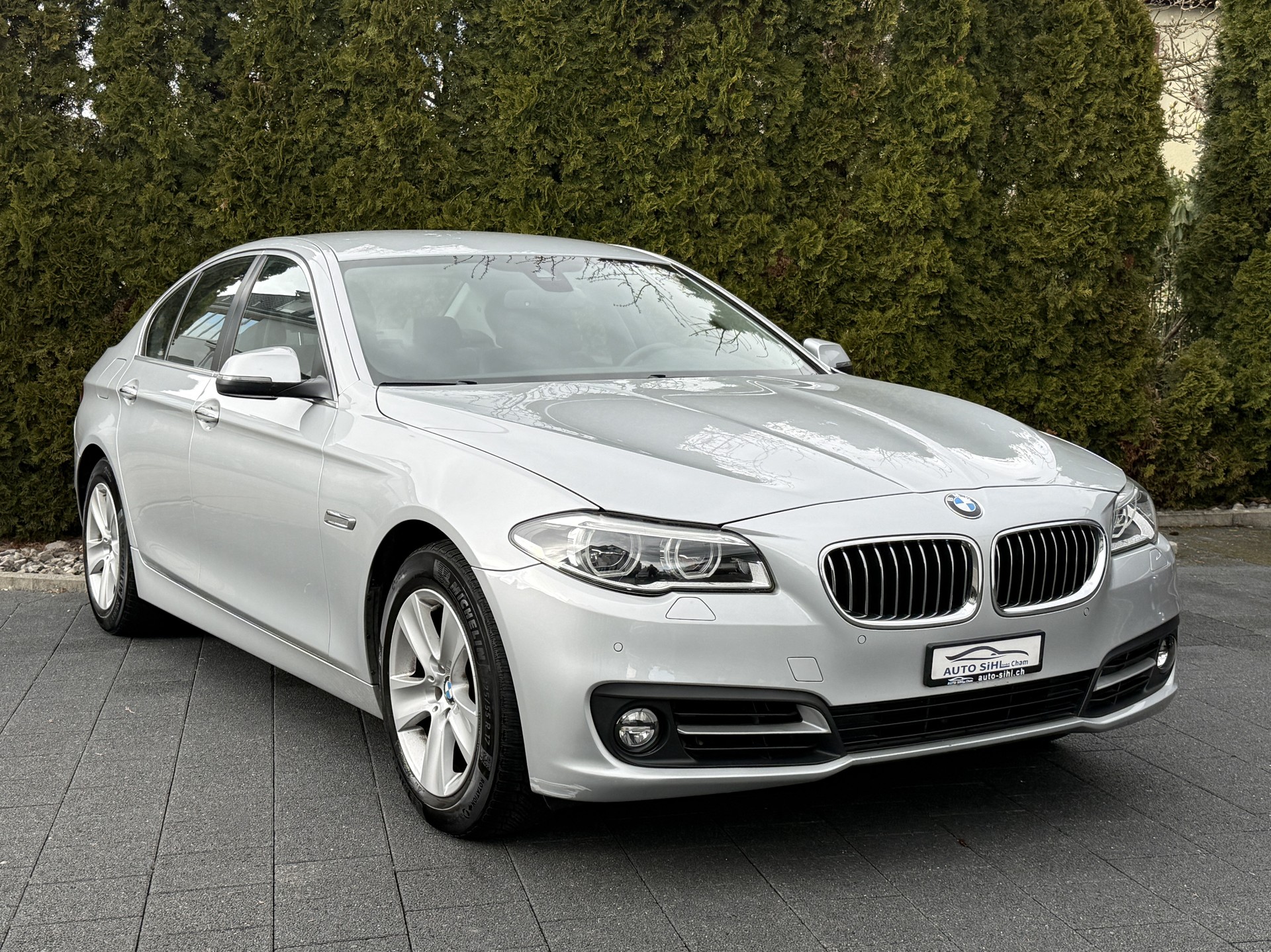 BMW 528i xDrive Steptronic-image-4
