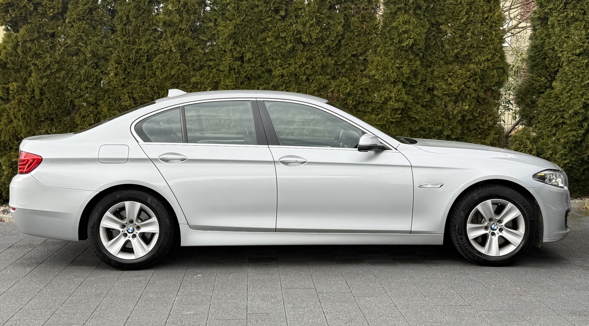 BMW 528i xDrive Steptronic-image-6