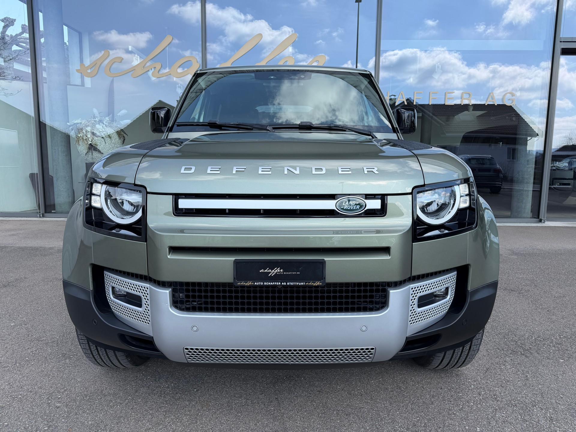 LAND ROVER Defender 110 D240 SD4 S AT8-showroom-element-2