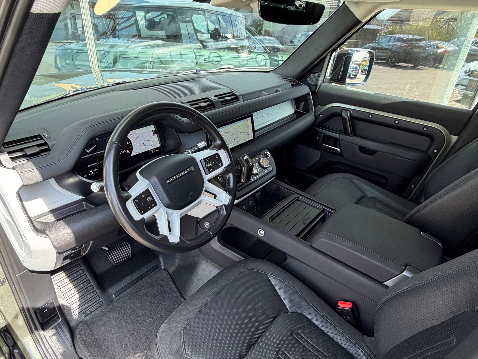 LAND ROVER Defender 110 D240 SD4 S AT8-image-22