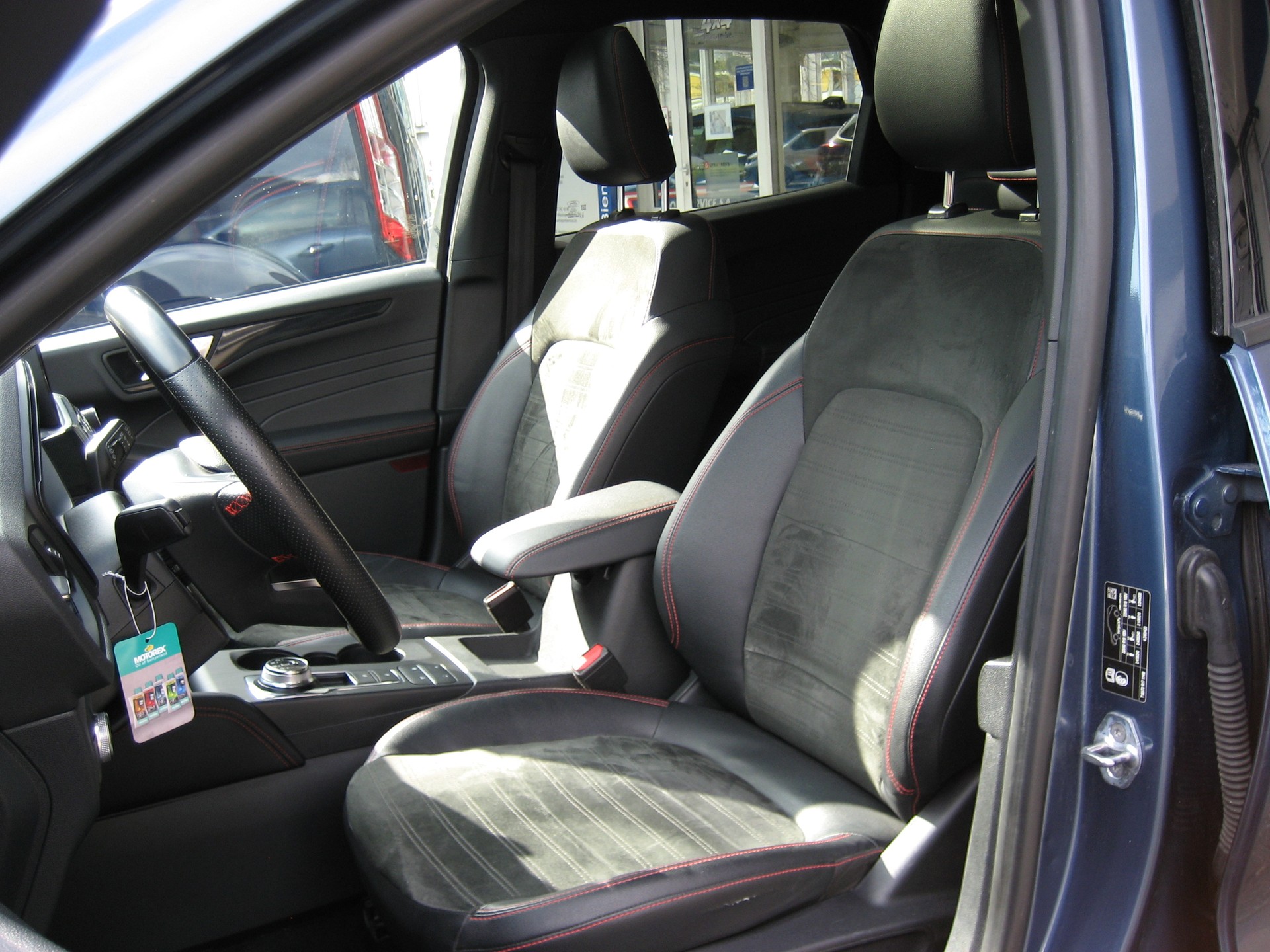 FORD Kuga 2.5 FHEV ST-Line X 4WD-image-5