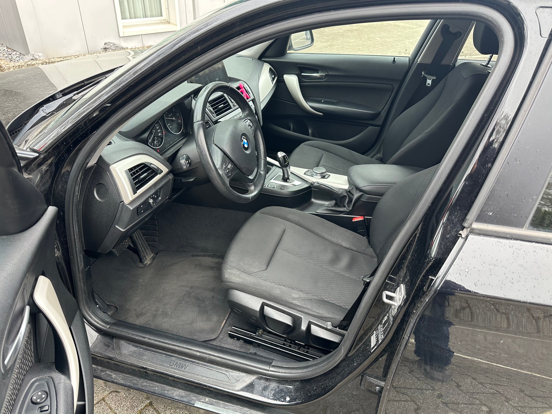 BMW 116d Sport Line Steptronic-image-9
