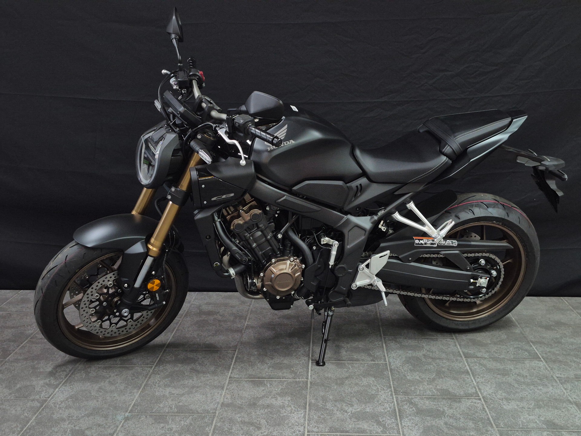 HONDA CB 650 R E-Clutch-image-13