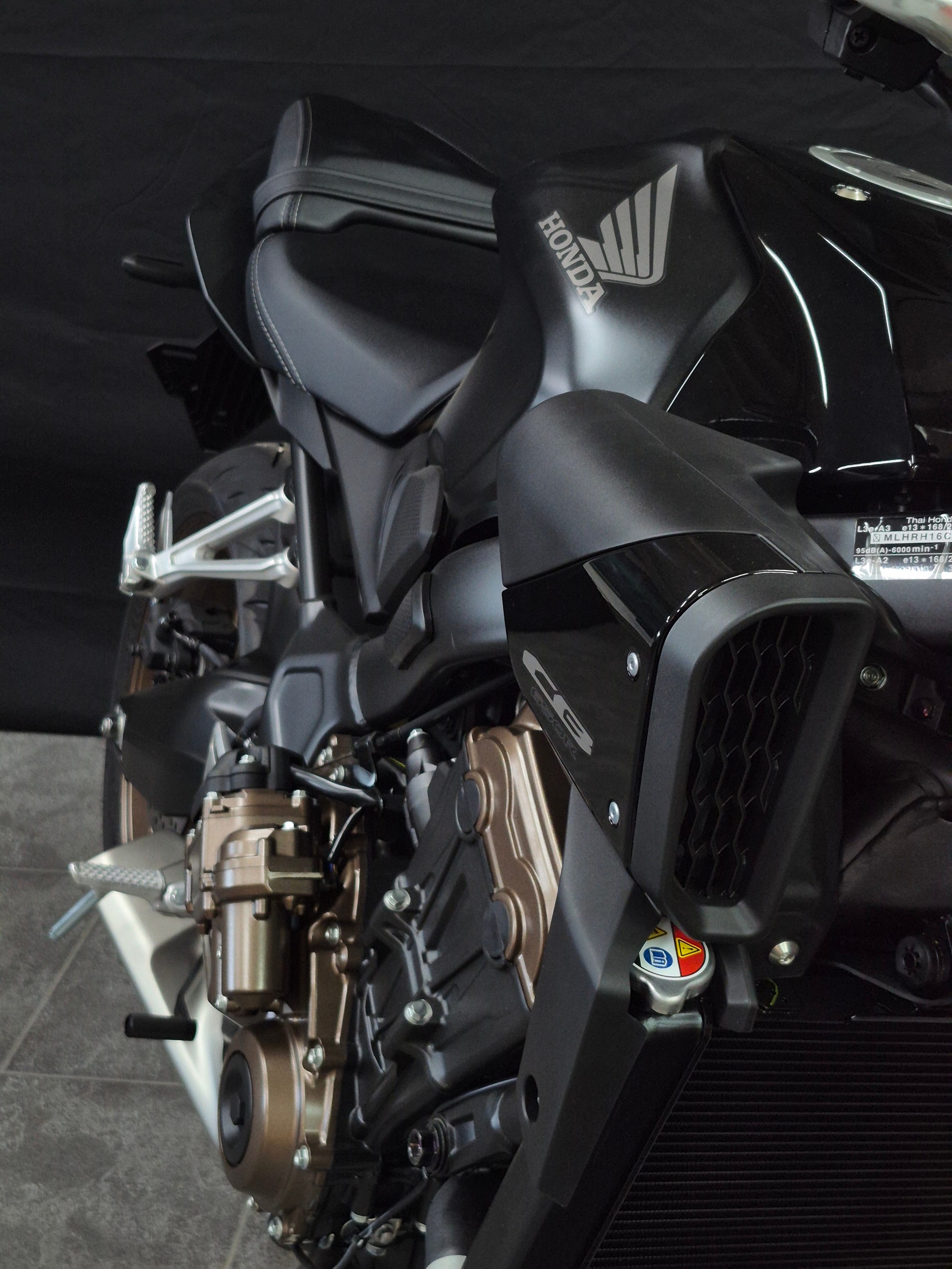 HONDA CB 650 R E-Clutch-image-6