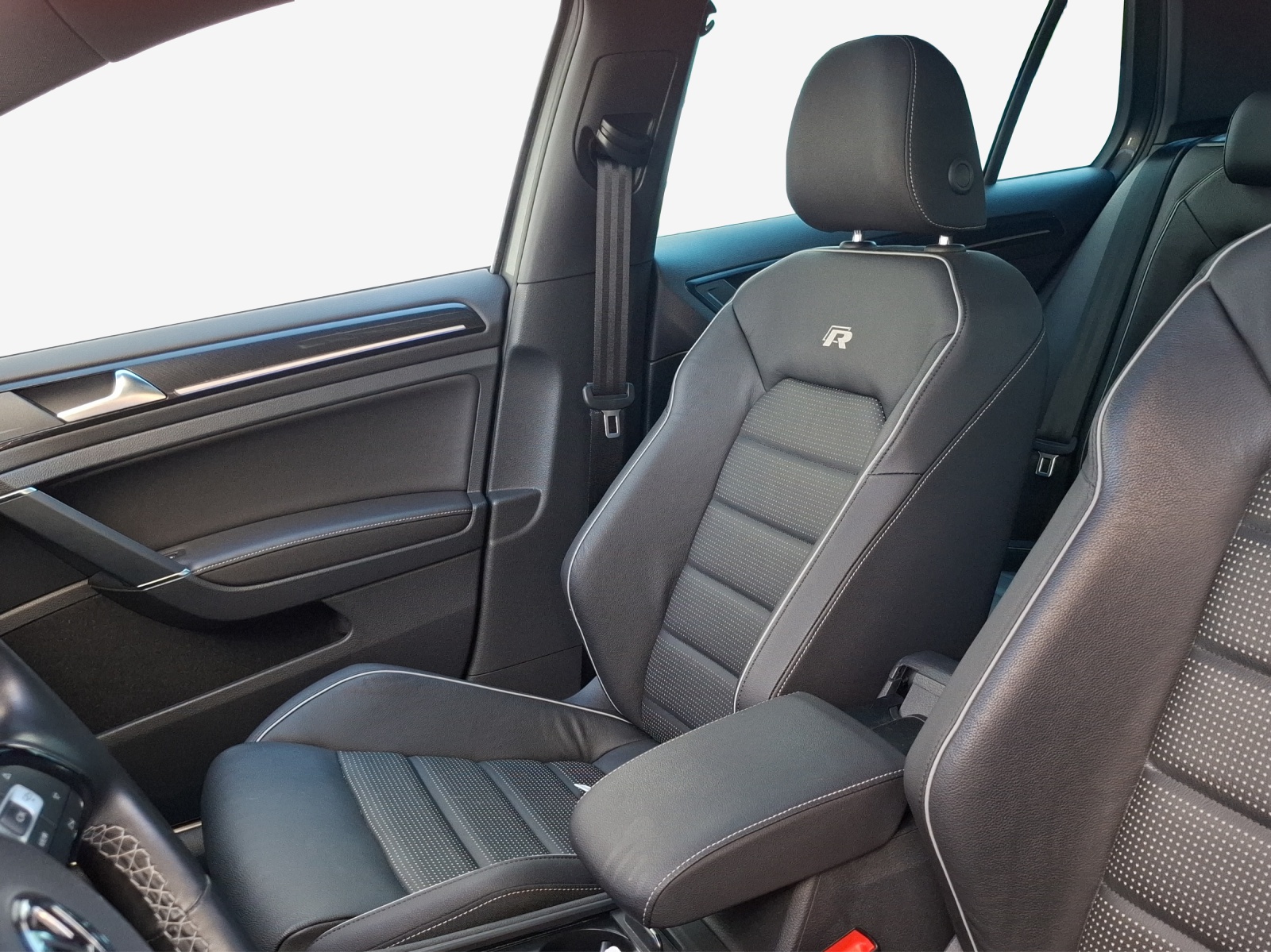 VW Golf 2.0 TSI R 4Motion DSG-image-15
