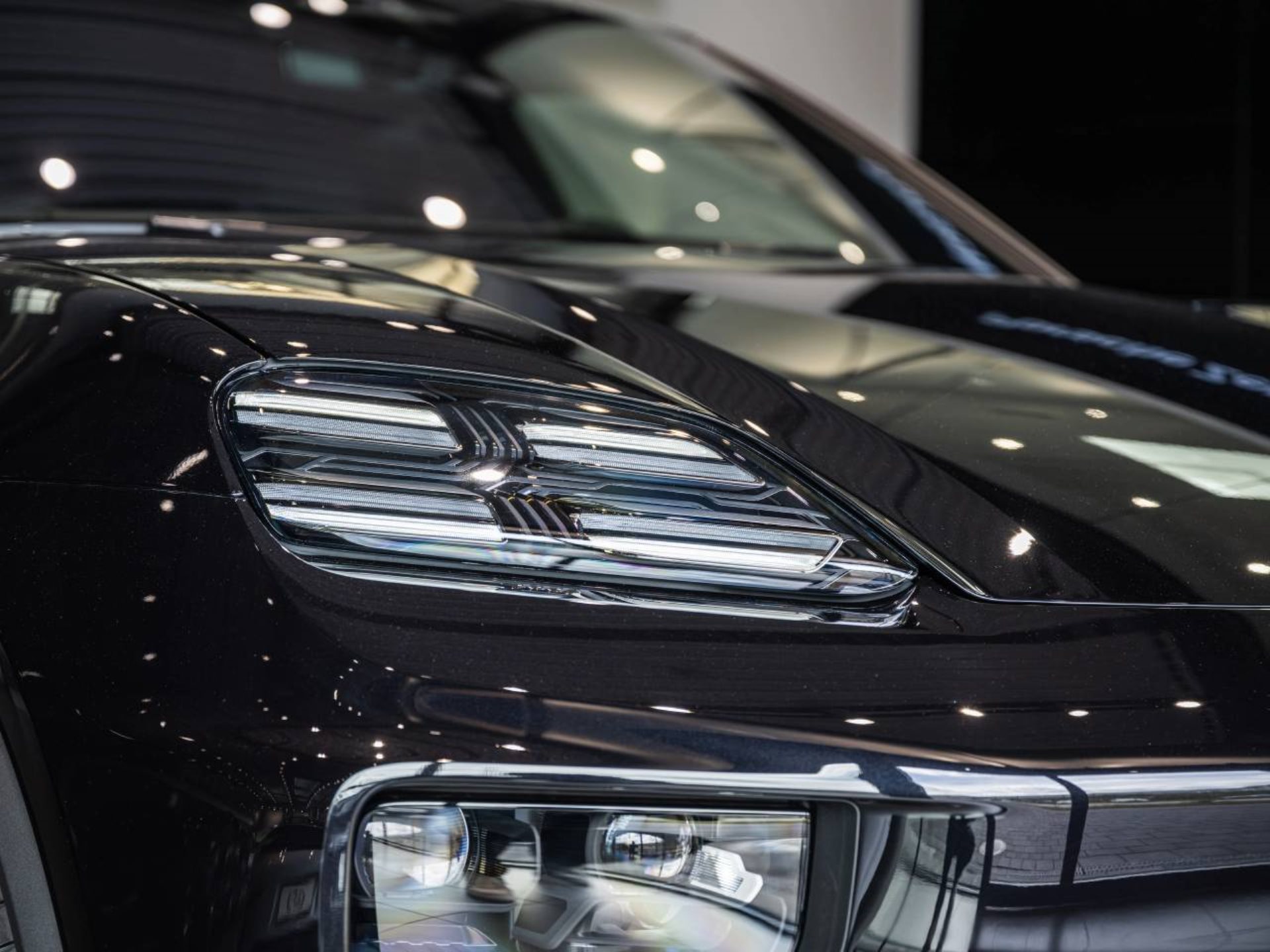 PORSCHE Macan-image-24