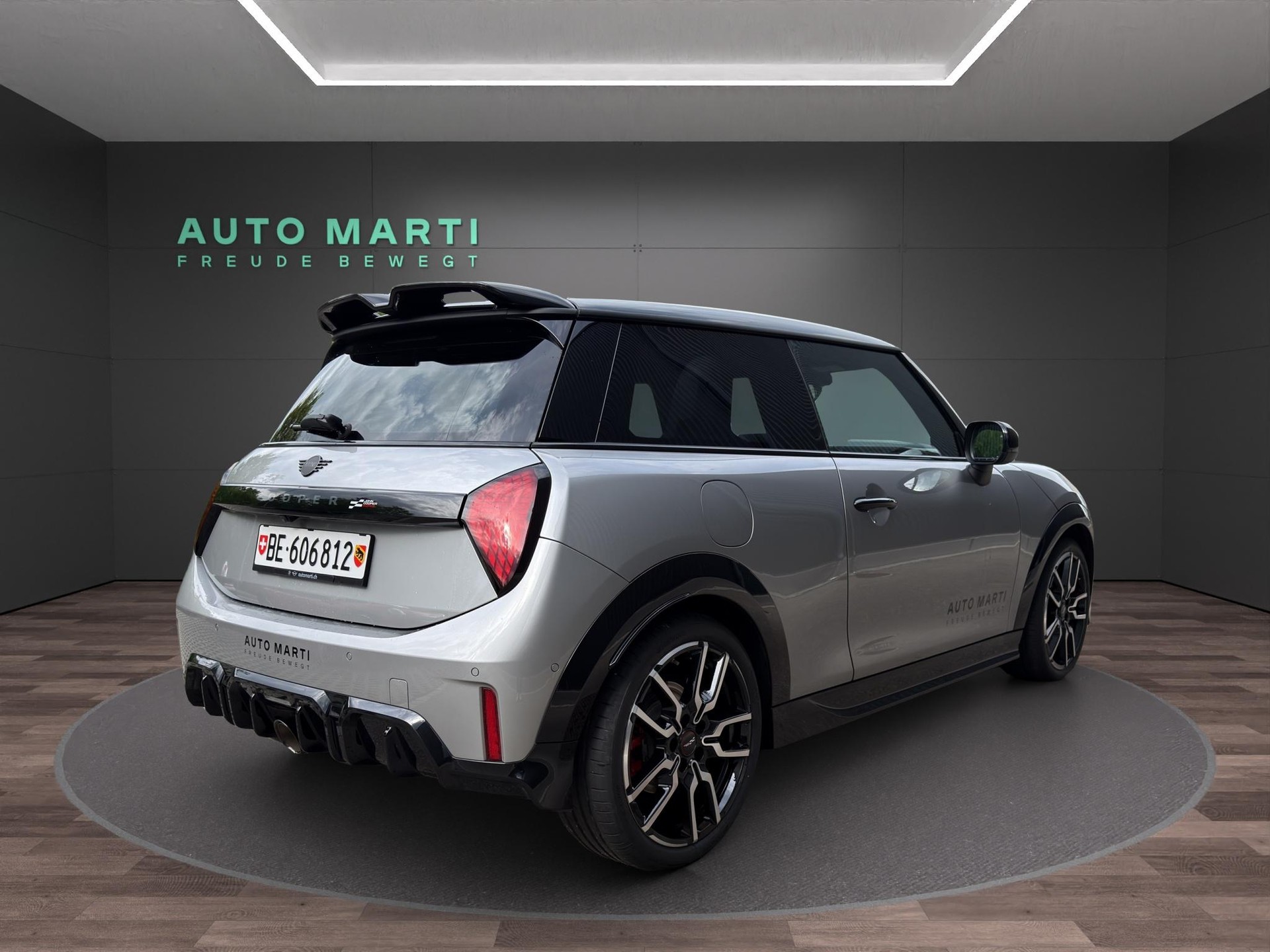 MINI F66 2.0i John Cooper Works-showroom-element-3
