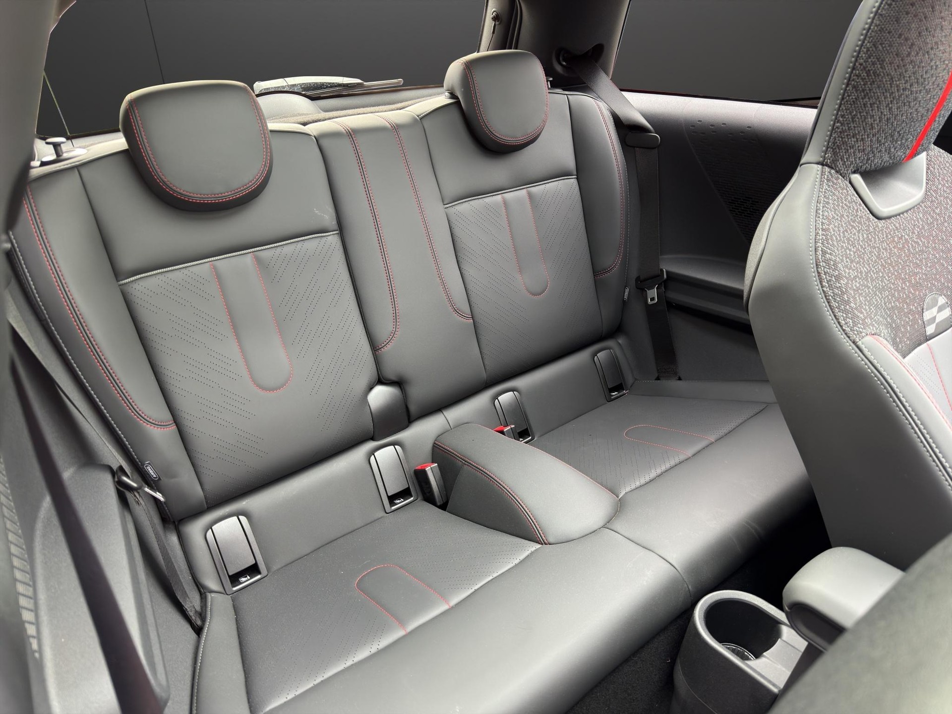 MINI F66 2.0i John Cooper Works-image-16