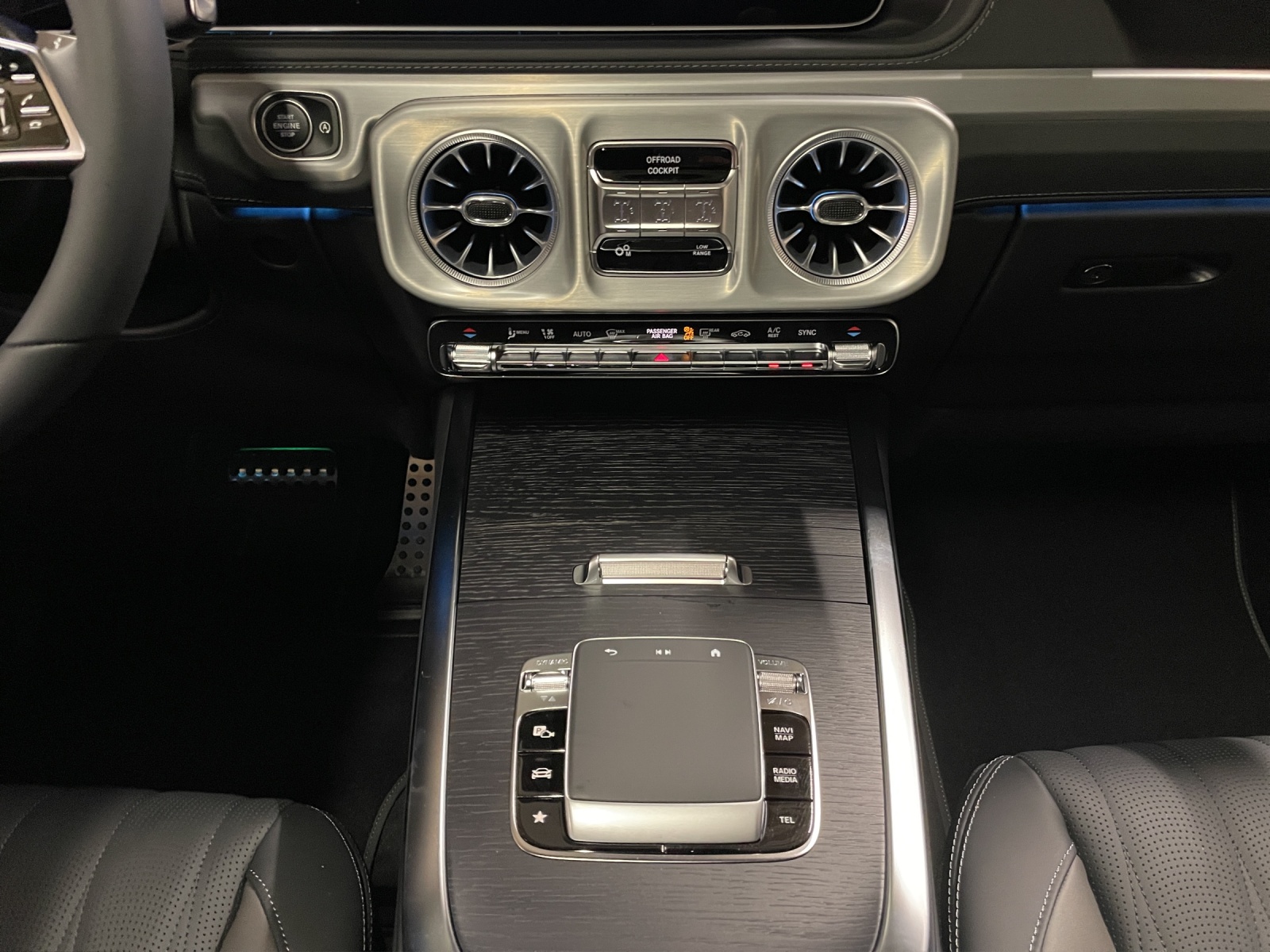 MERCEDES-BENZ G 450d 9G-Tronic-image-11