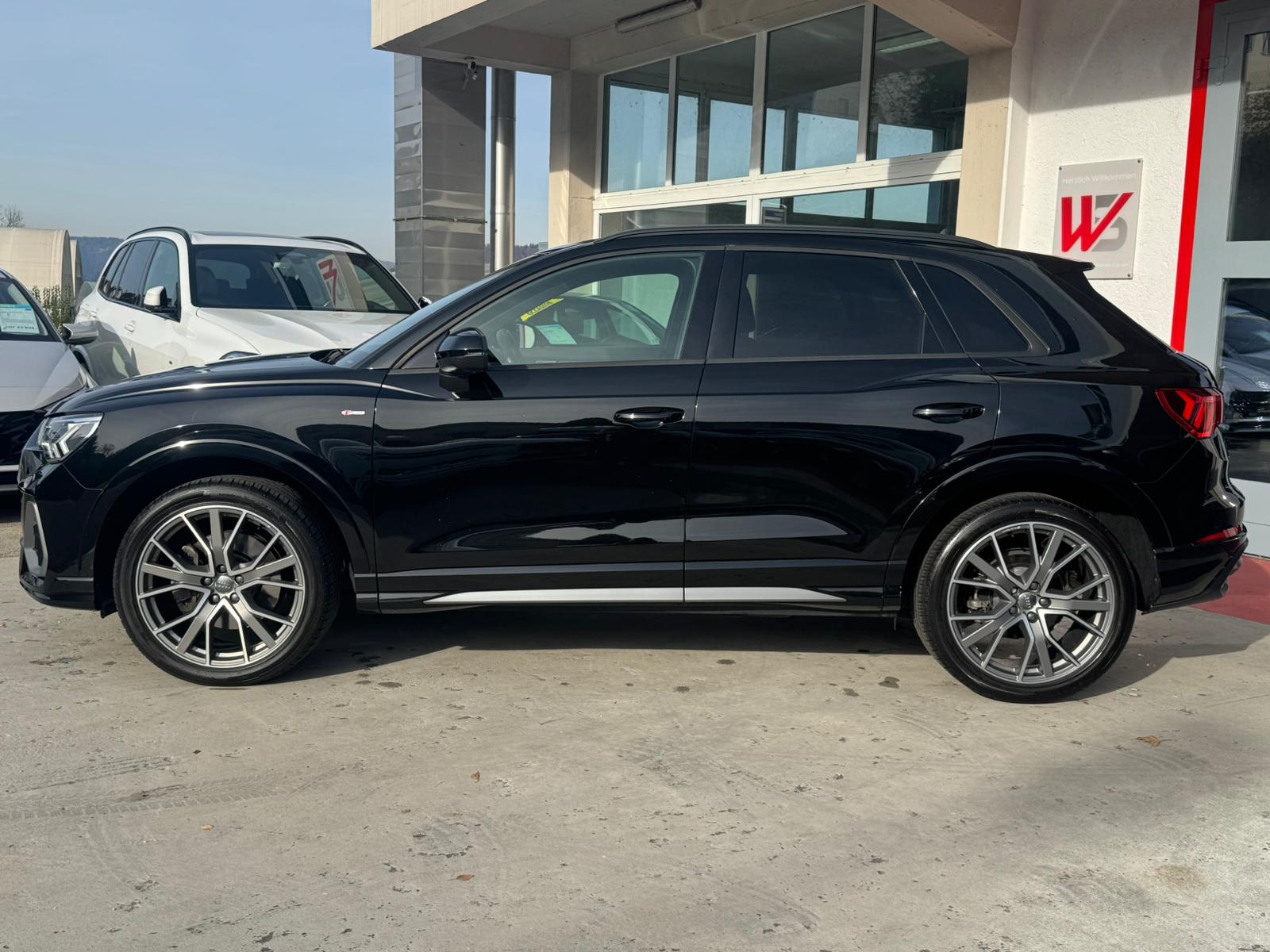 AUDI Q3 S line quattro S-tronic 2.0TDI 190PS-image-5