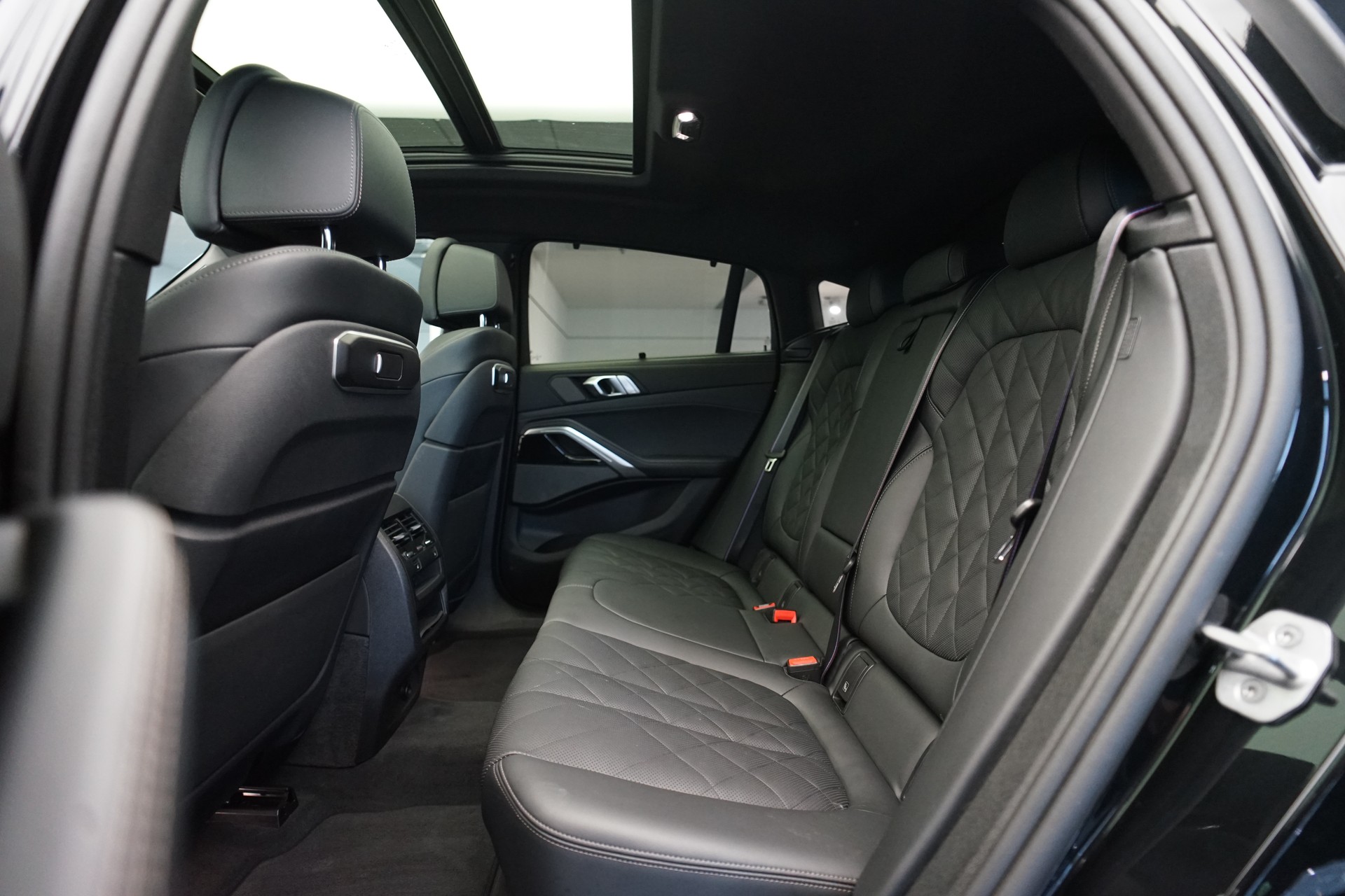BMW X6 xDrive 48V 40d M Sport Pro Steptronic *Panorama* *AHK* *Standheizung*-image-18