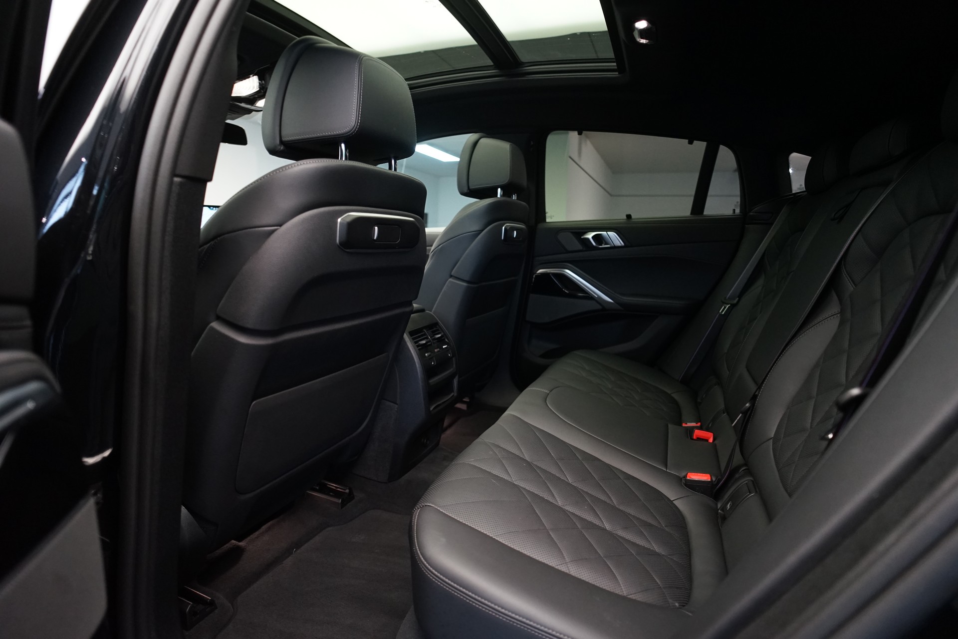 BMW X6 xDrive 48V 40d M Sport Pro Steptronic *Panorama* *AHK* *Standheizung*-image-17