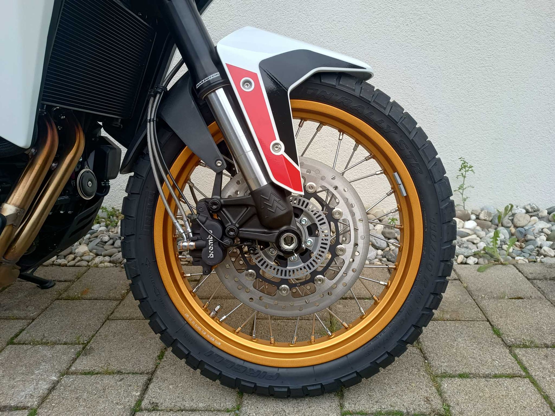 MOTO MORINI X-Cape 700 Gold Edition-image-4