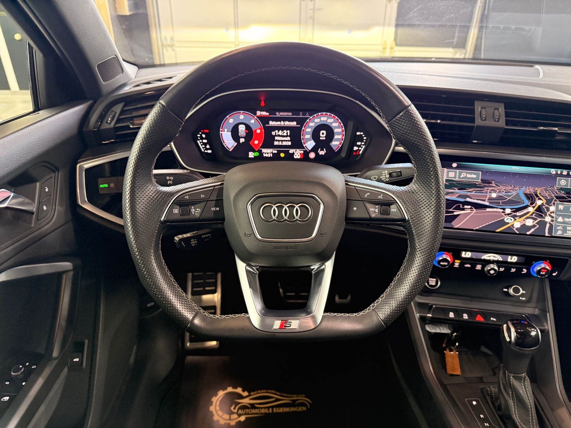 AUDI Q3 40 TDI S line Attraction quattro S-tronic-image-13