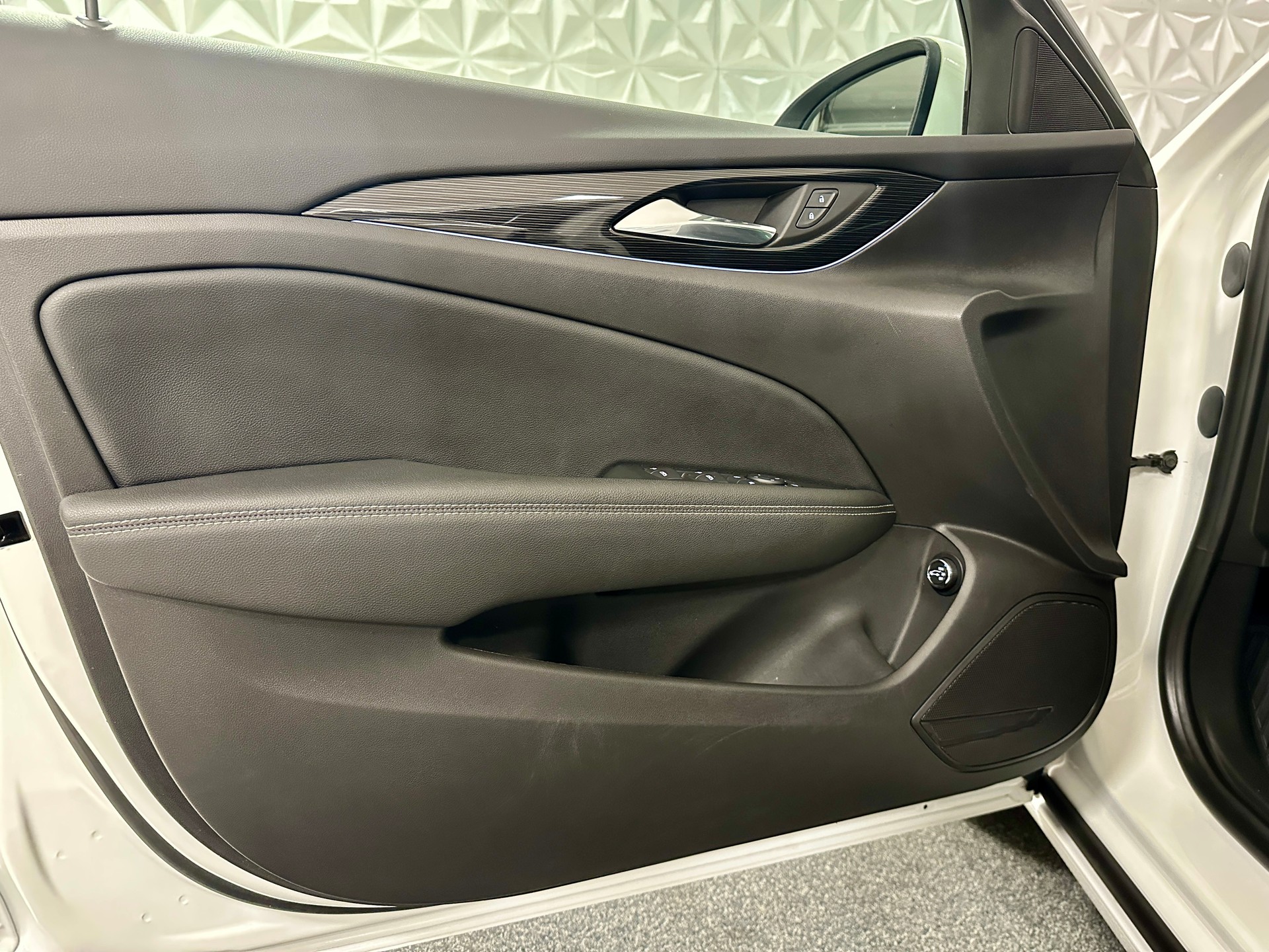 OPEL Insignia 1.6 CDTI Sports Tourer Edition Automatic-image-12