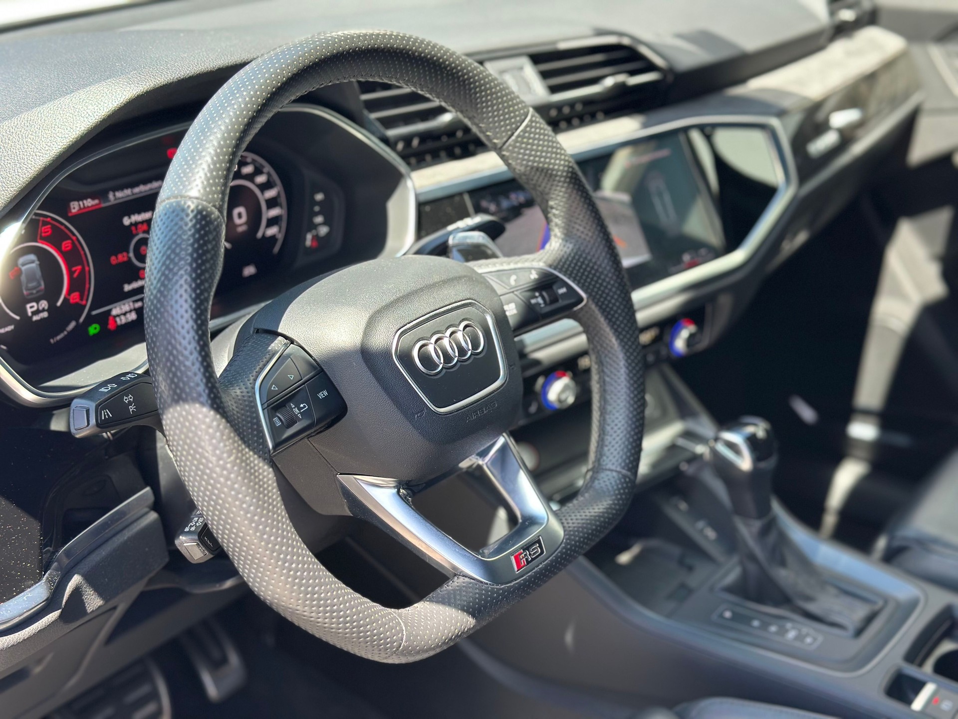 AUDI RS Q3 2.5 TFSI quattro S tronic-image-5