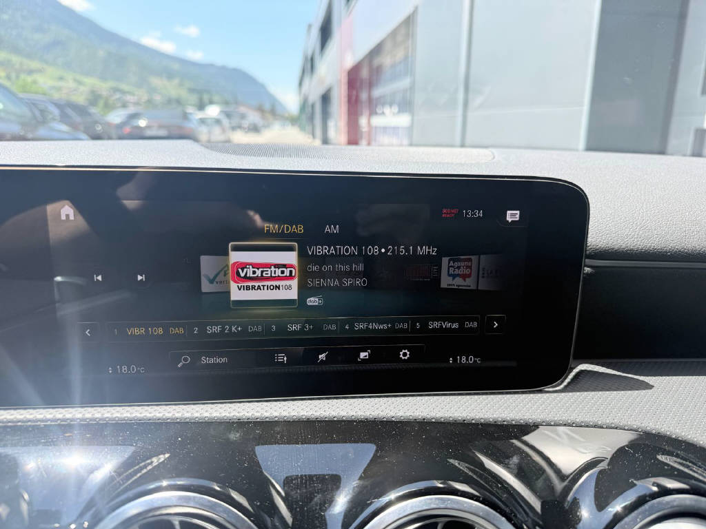 MERCEDES-BENZ A 250 AMG Line 4m - CH-image-8