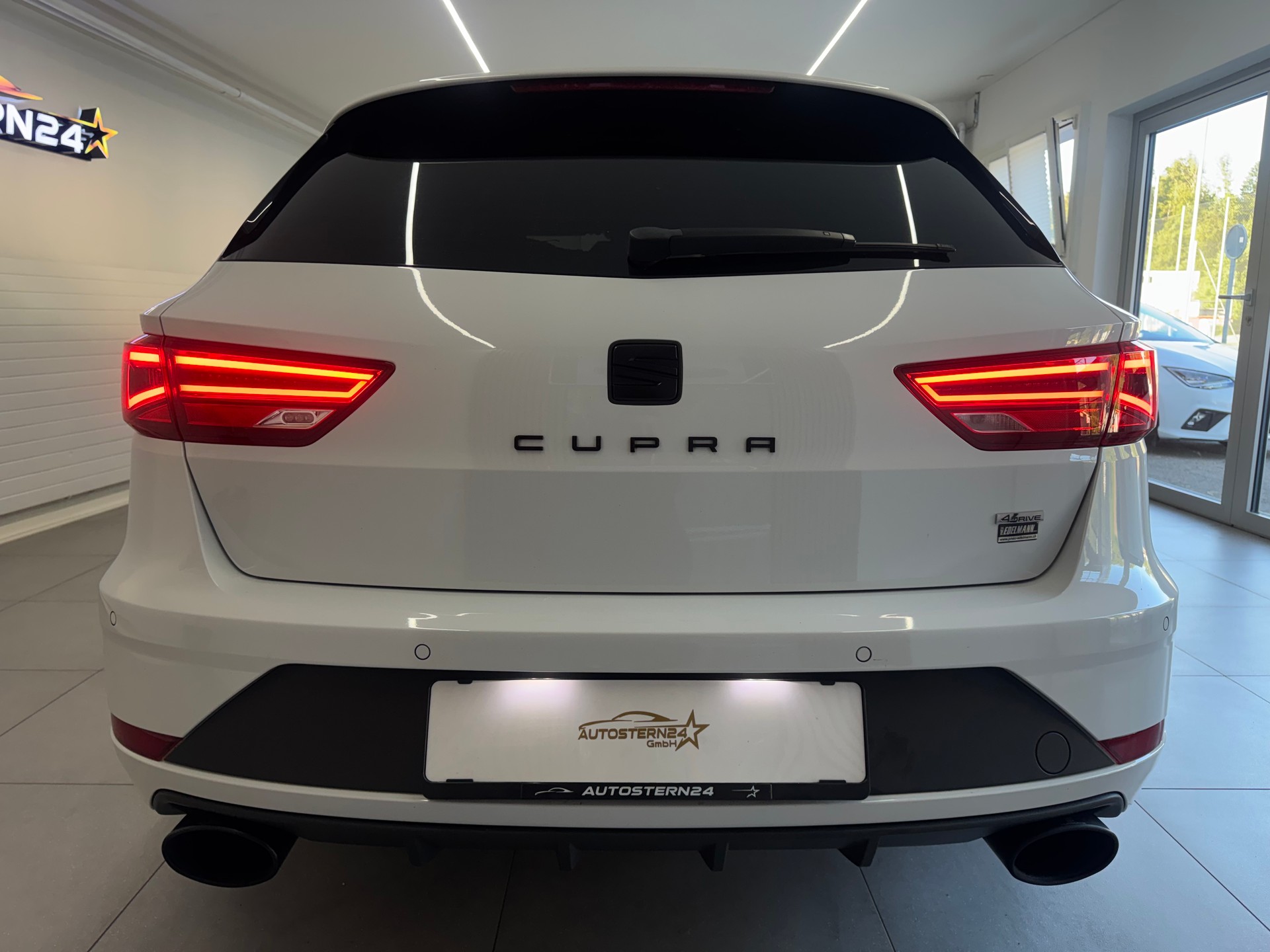 SEAT Leon ST 2.0 TSI Cupra 300 4 Drive DSG*CH-Fahrzeug*-showroom-element-3