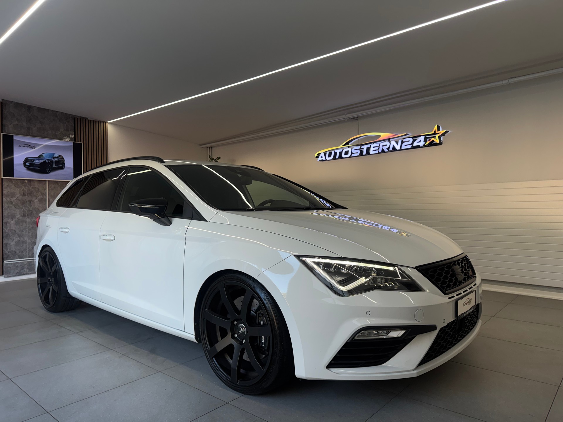 SEAT Leon ST 2.0 TSI Cupra 300 4 Drive DSG*CH-Fahrzeug*-showroom-element-1