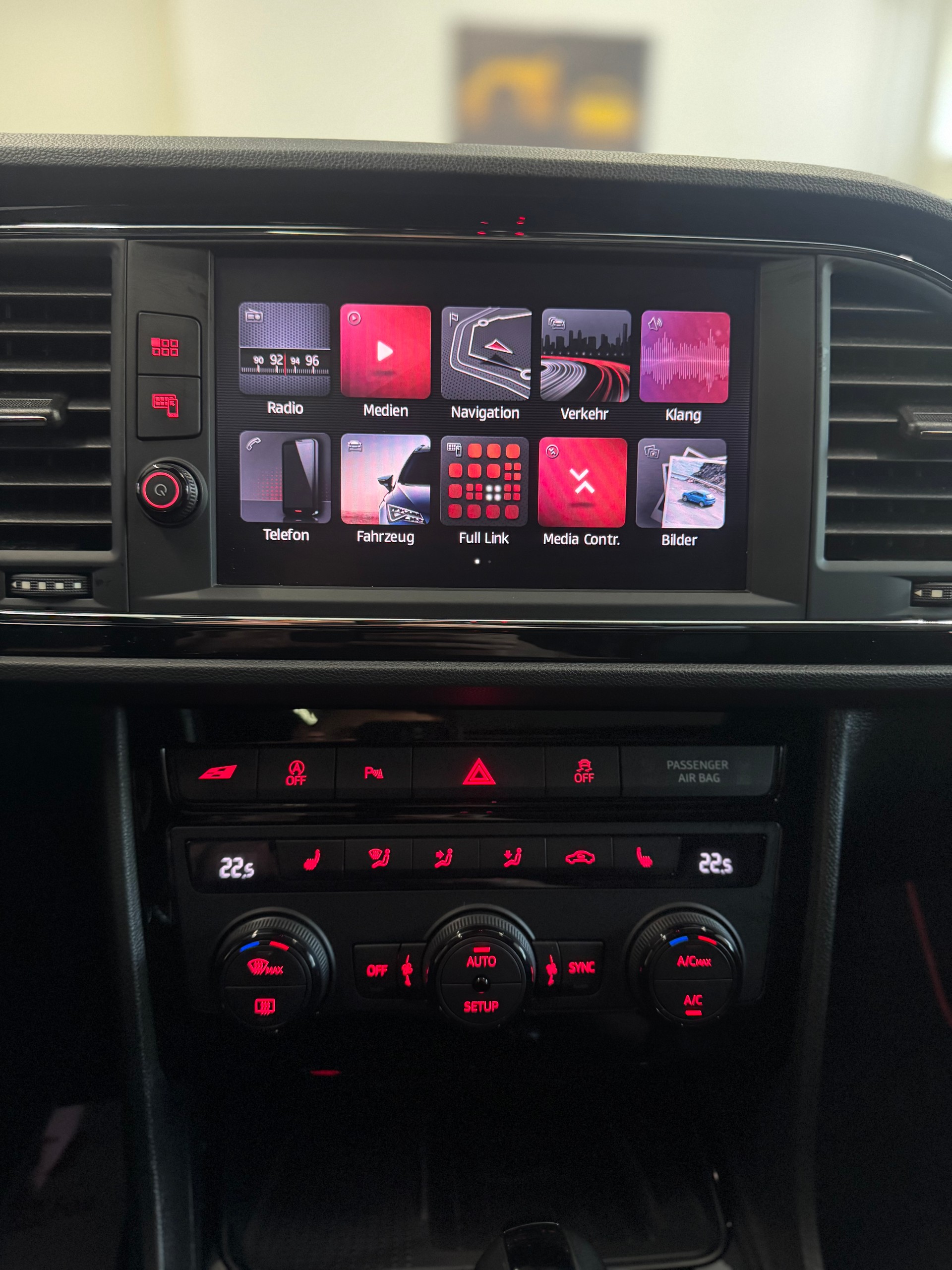 SEAT Leon ST 2.0 TSI Cupra 300 4 Drive DSG*CH-Fahrzeug*-image-17