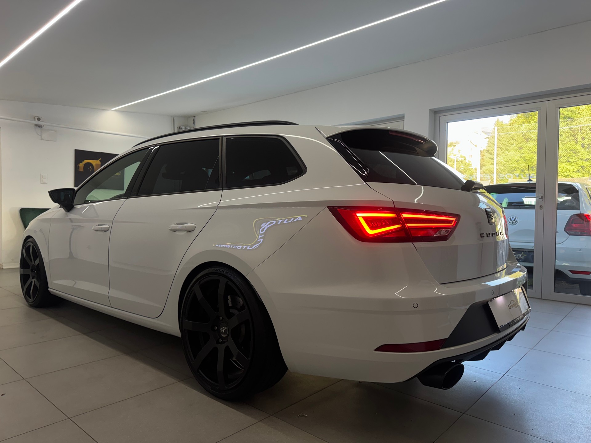 SEAT Leon ST 2.0 TSI Cupra 300 4 Drive DSG*CH-Fahrzeug*-image-5