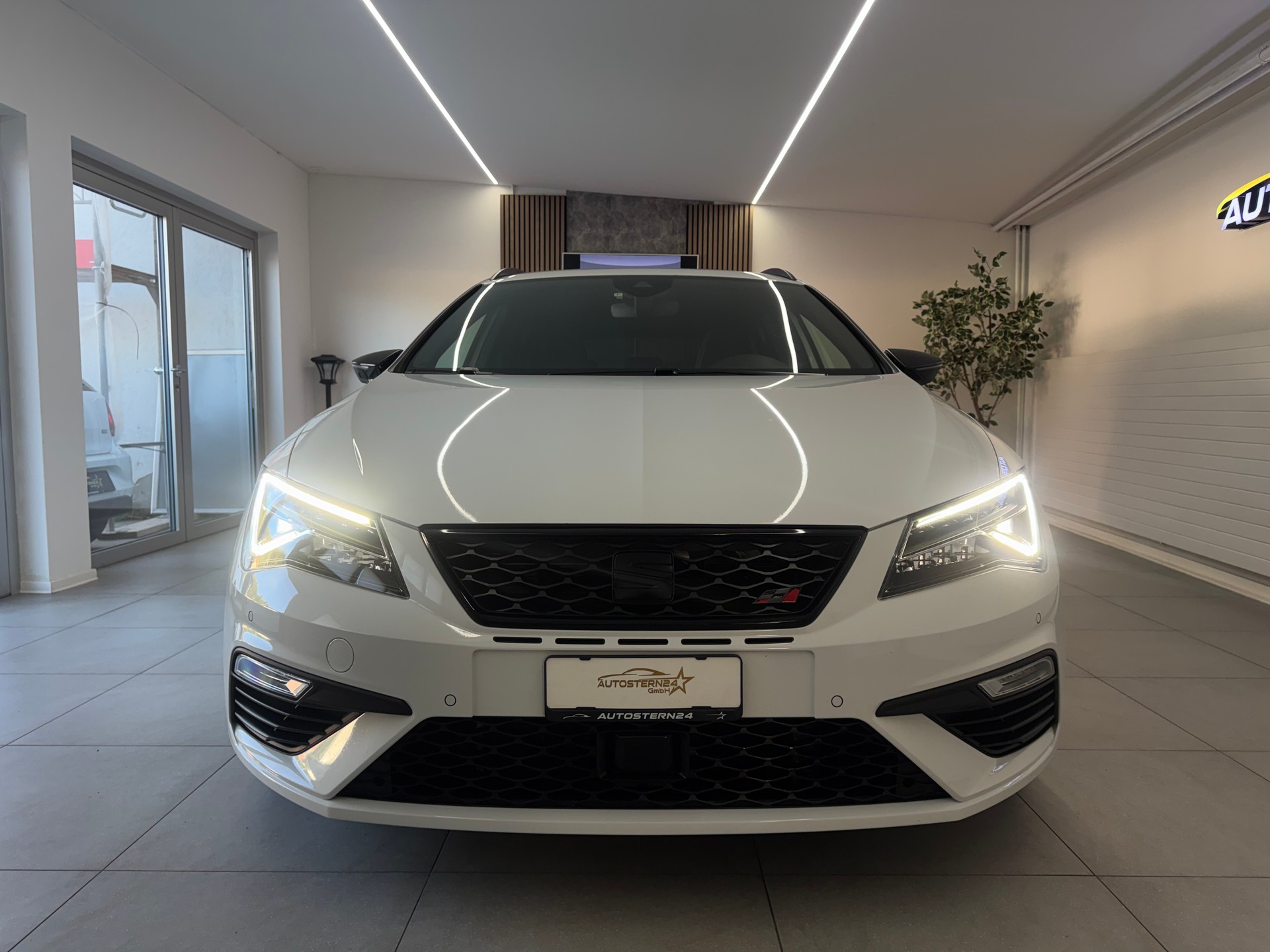 SEAT Leon ST 2.0 TSI Cupra 300 4 Drive DSG*CH-Fahrzeug*-showroom-element-2