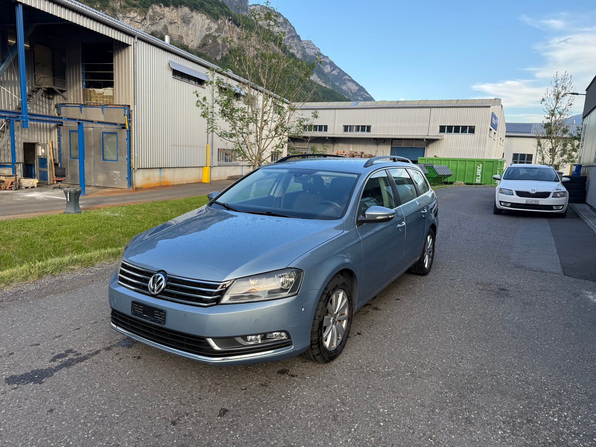 VW Passat Variant 2.0 TDI BMT Trendline-showroom-element-3