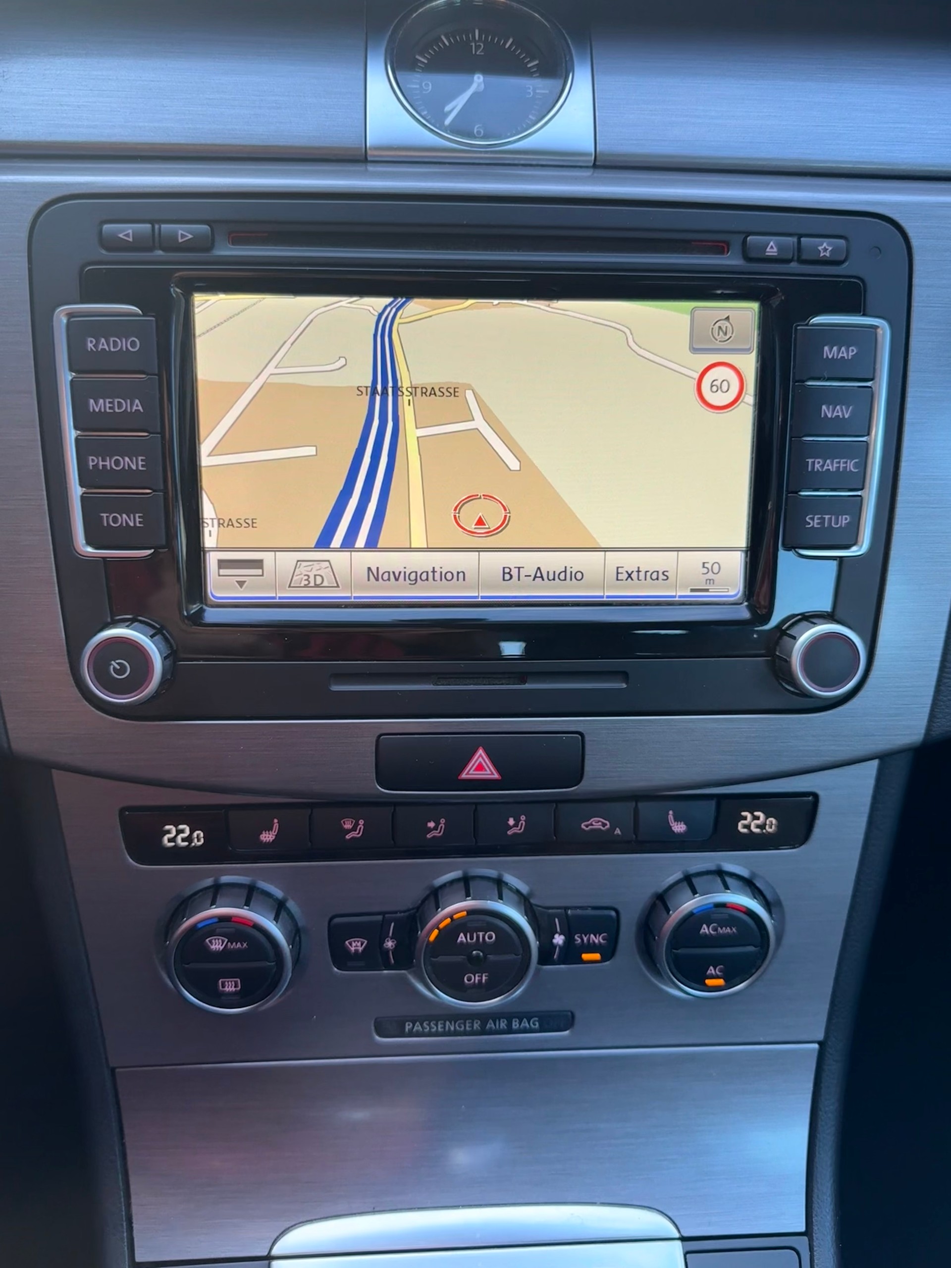 VW Passat Variant 2.0 TDI BMT Trendline-image-10