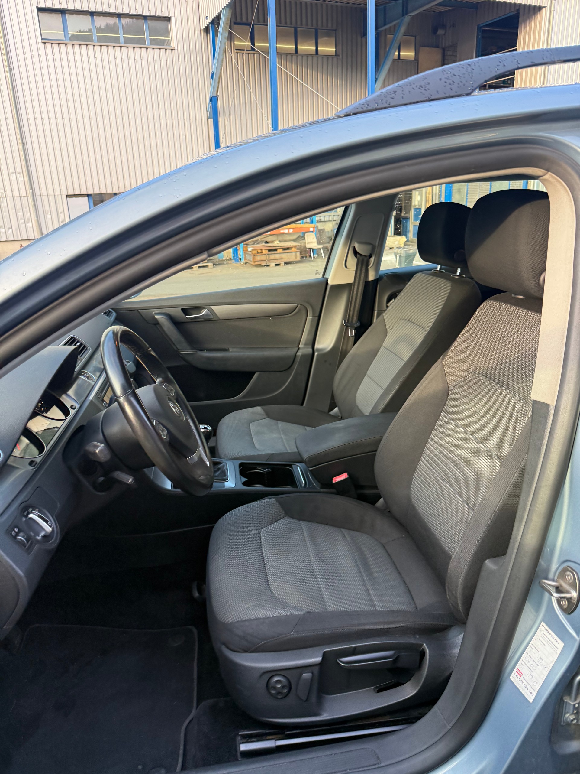 VW Passat Variant 2.0 TDI BMT Trendline-image-6