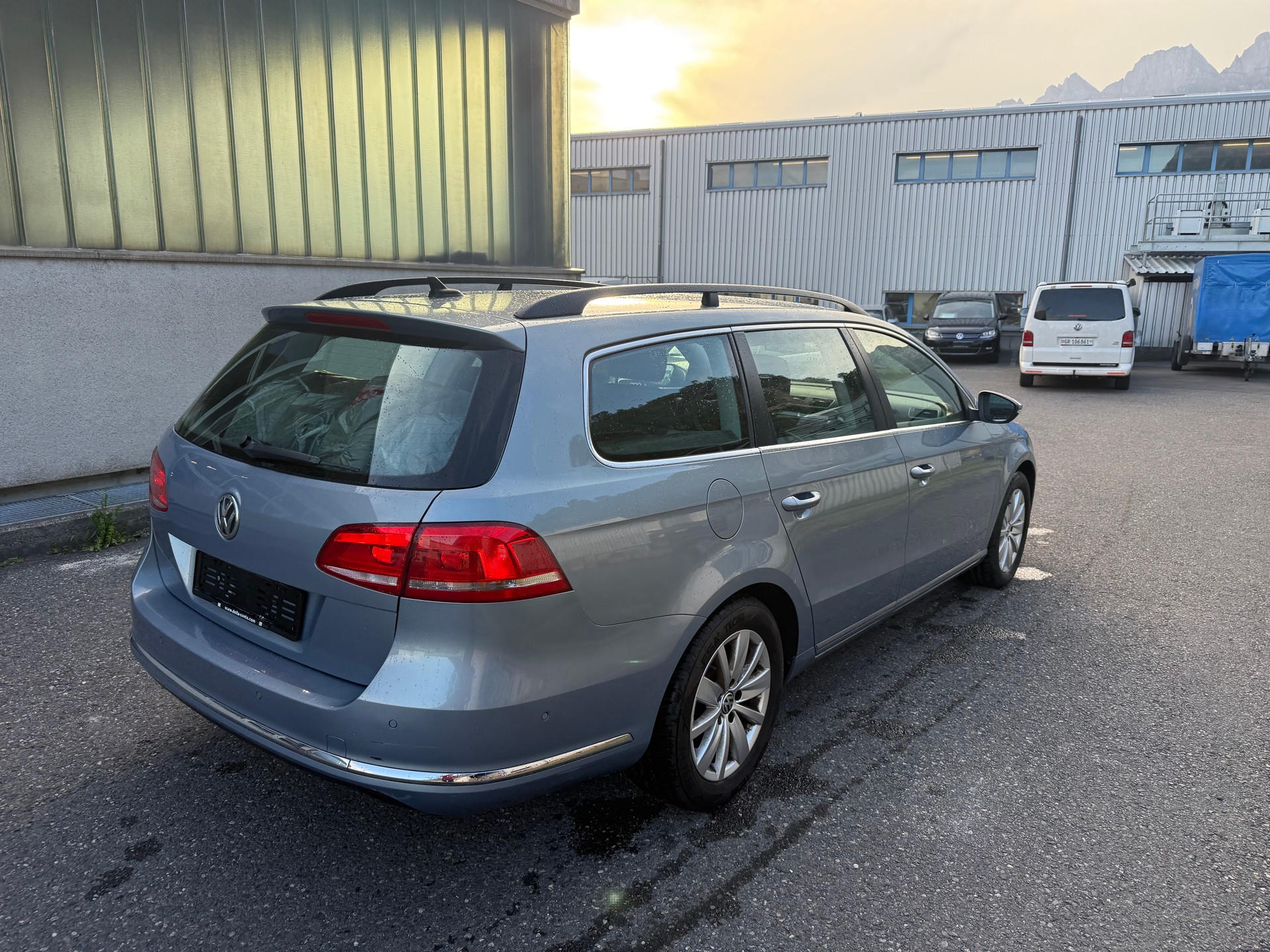 VW Passat Variant 2.0 TDI BMT Trendline-image-15