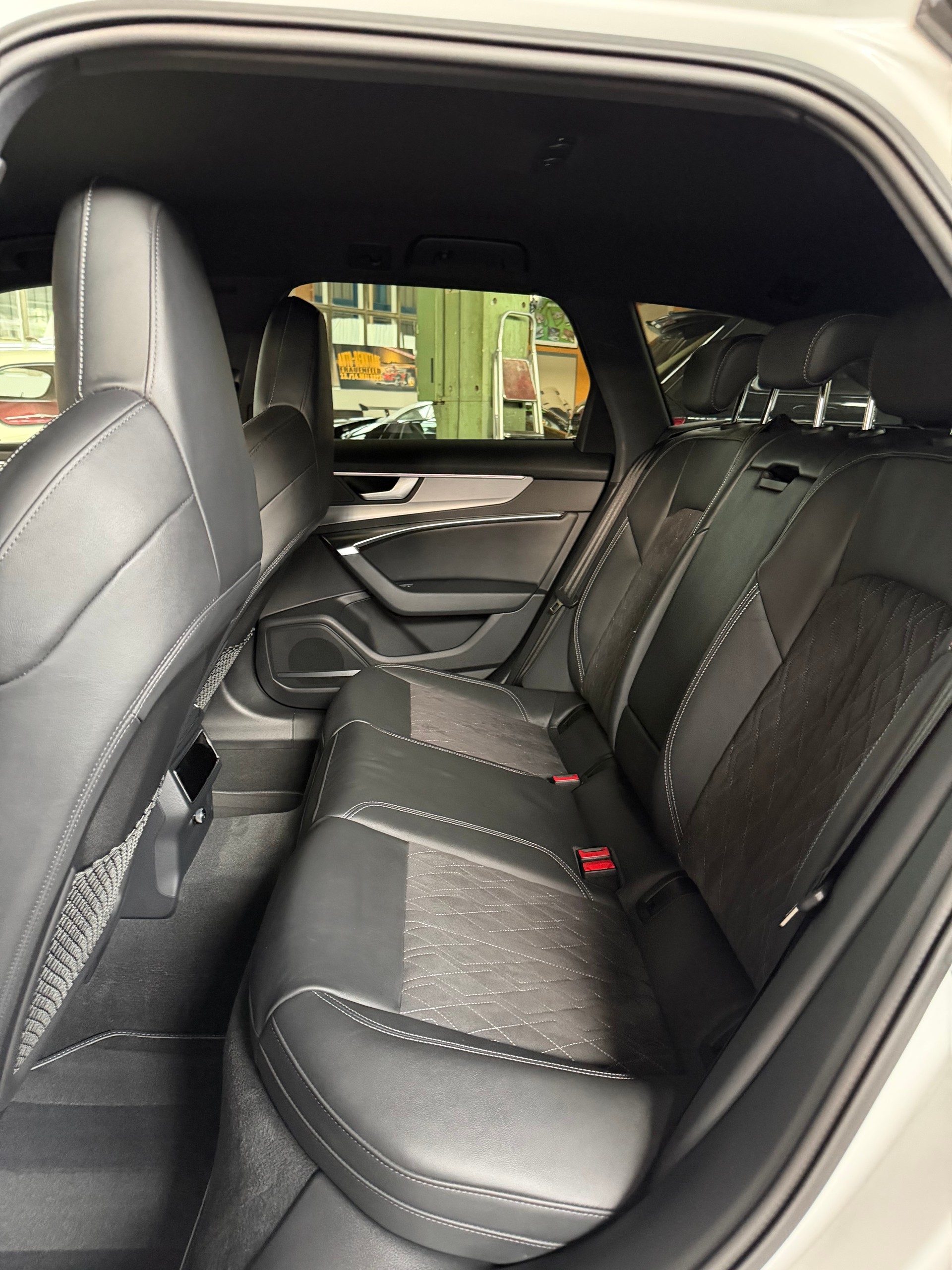 AUDI S6 Avant 3.0 TDI quattro tiptronic-image-9