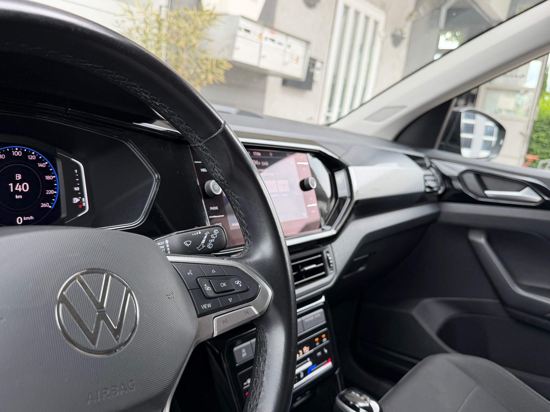 VW T-Cross 1.0 TSI Life Selection DSG-image-10