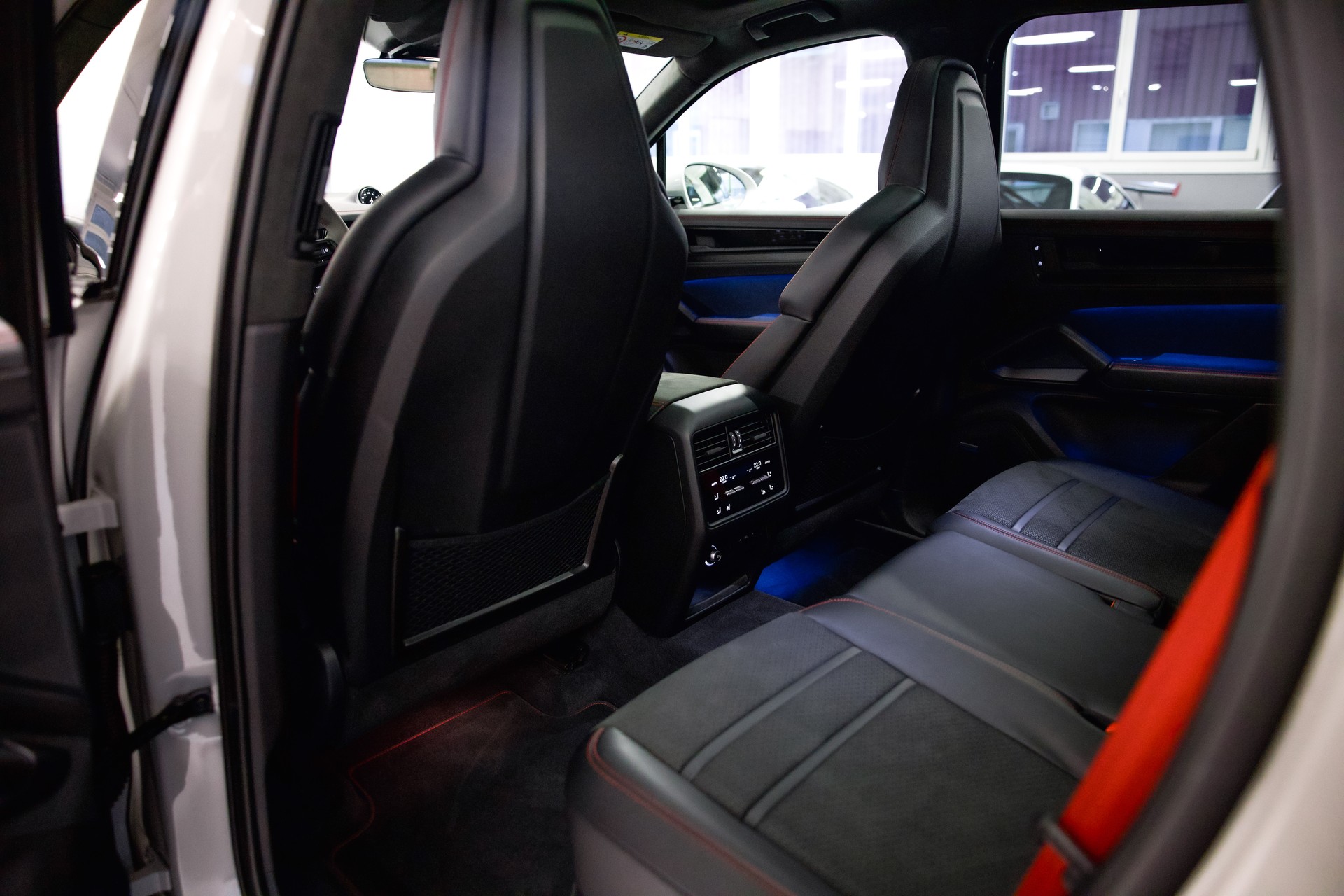 PORSCHE Cayenne GTS Tiptronic-image-21