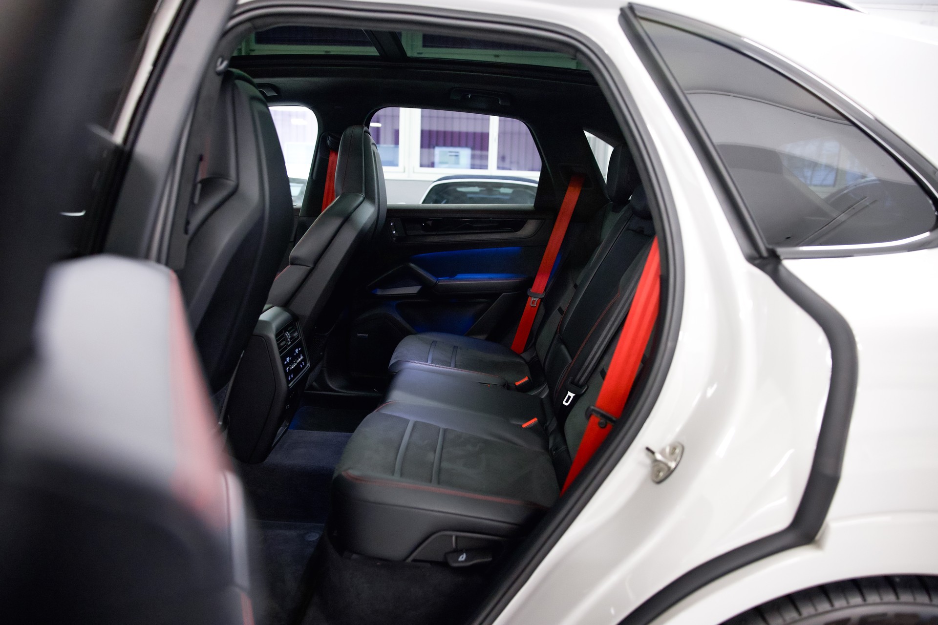 PORSCHE Cayenne GTS Tiptronic-image-22