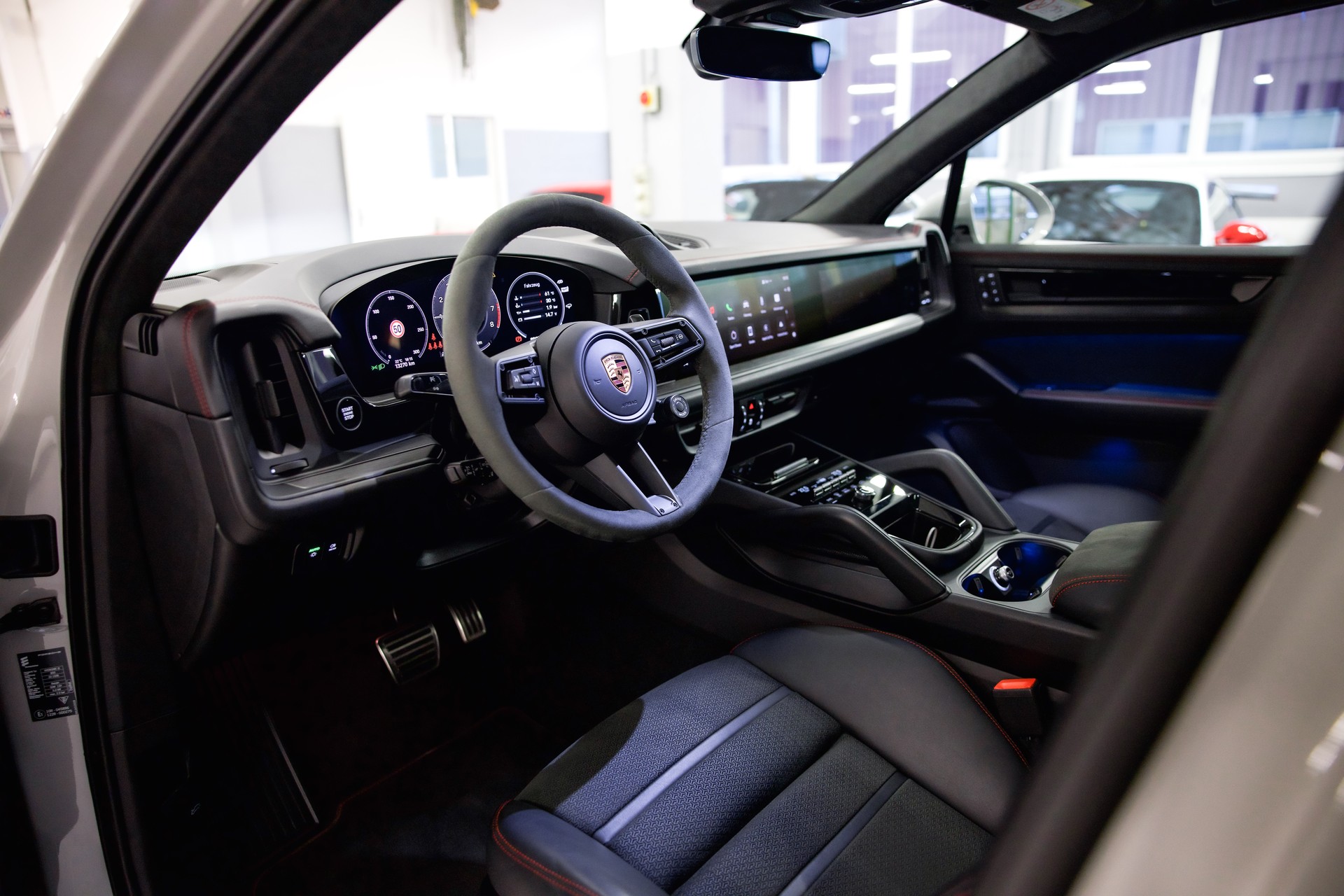 PORSCHE Cayenne GTS Tiptronic-image-18