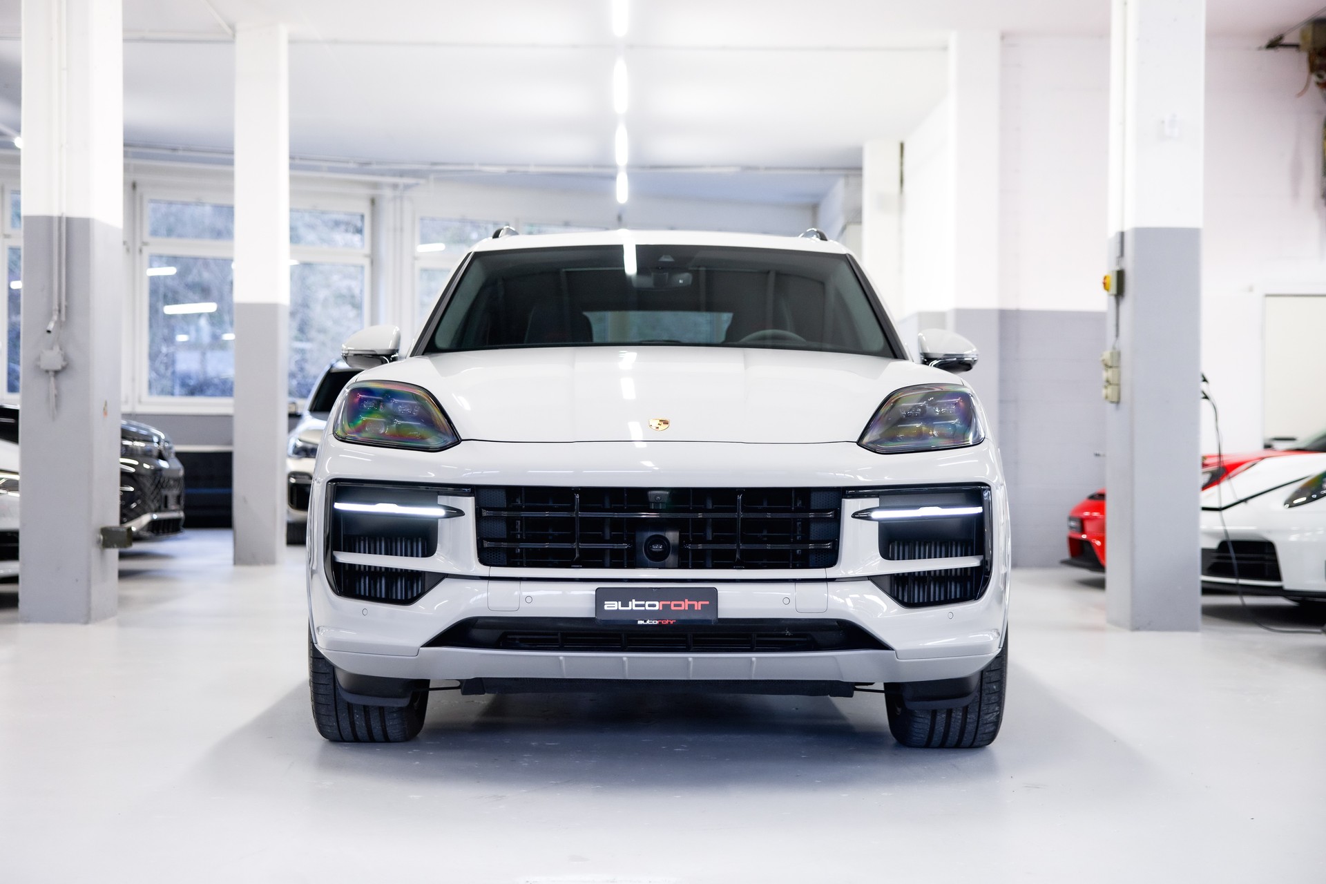 PORSCHE Cayenne GTS Tiptronic-showroom-element-1