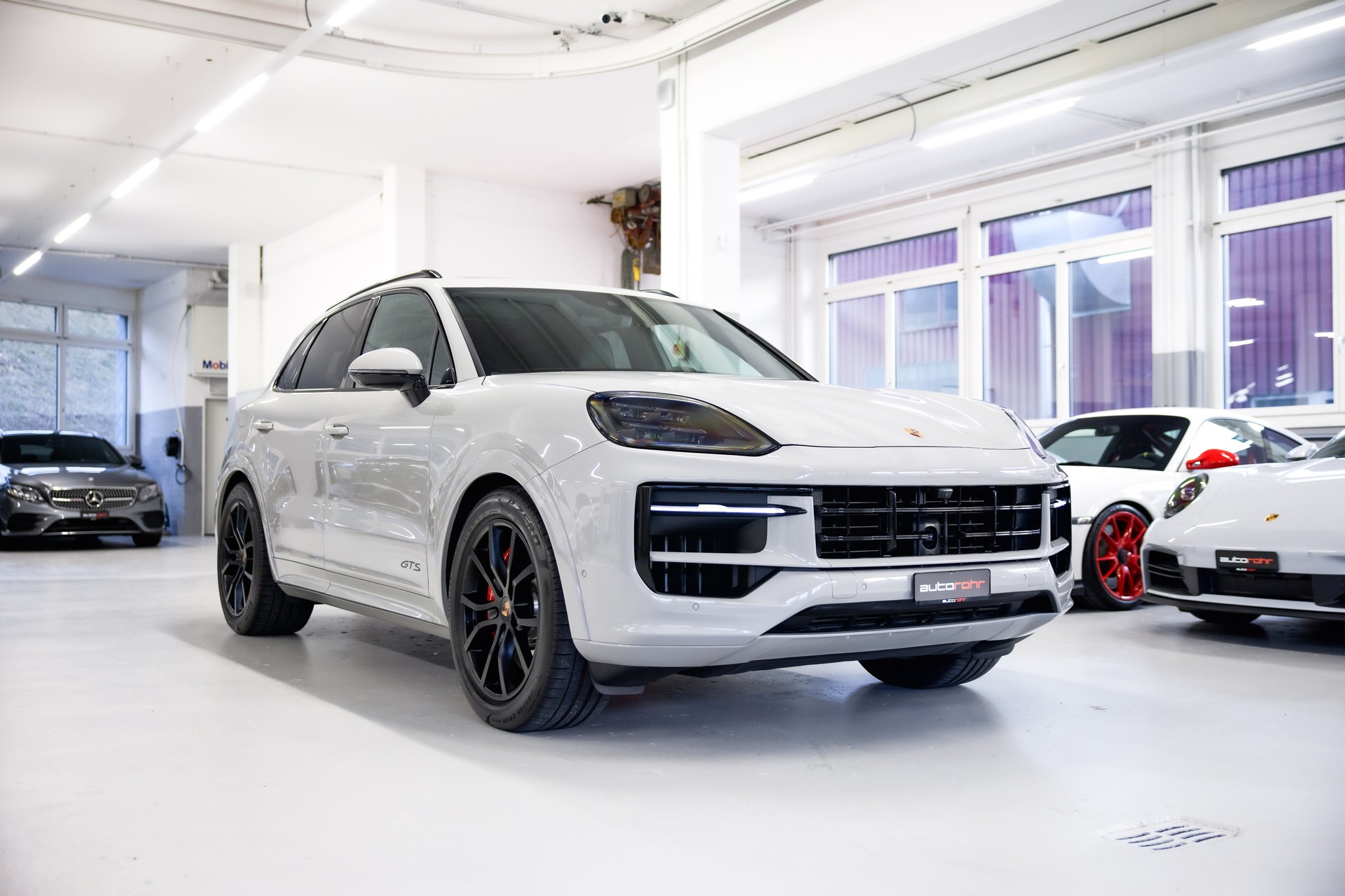 PORSCHE Cayenne GTS Tiptronic-showroom-element-2