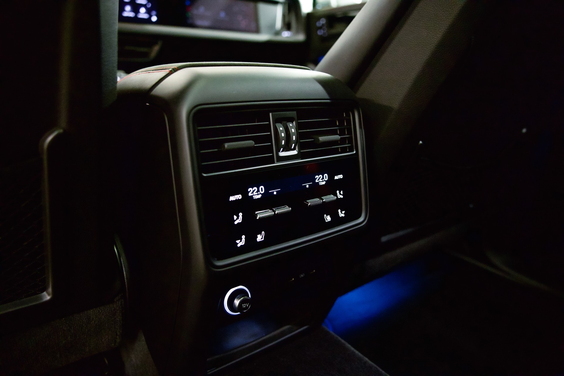 PORSCHE Cayenne GTS Tiptronic-image-24