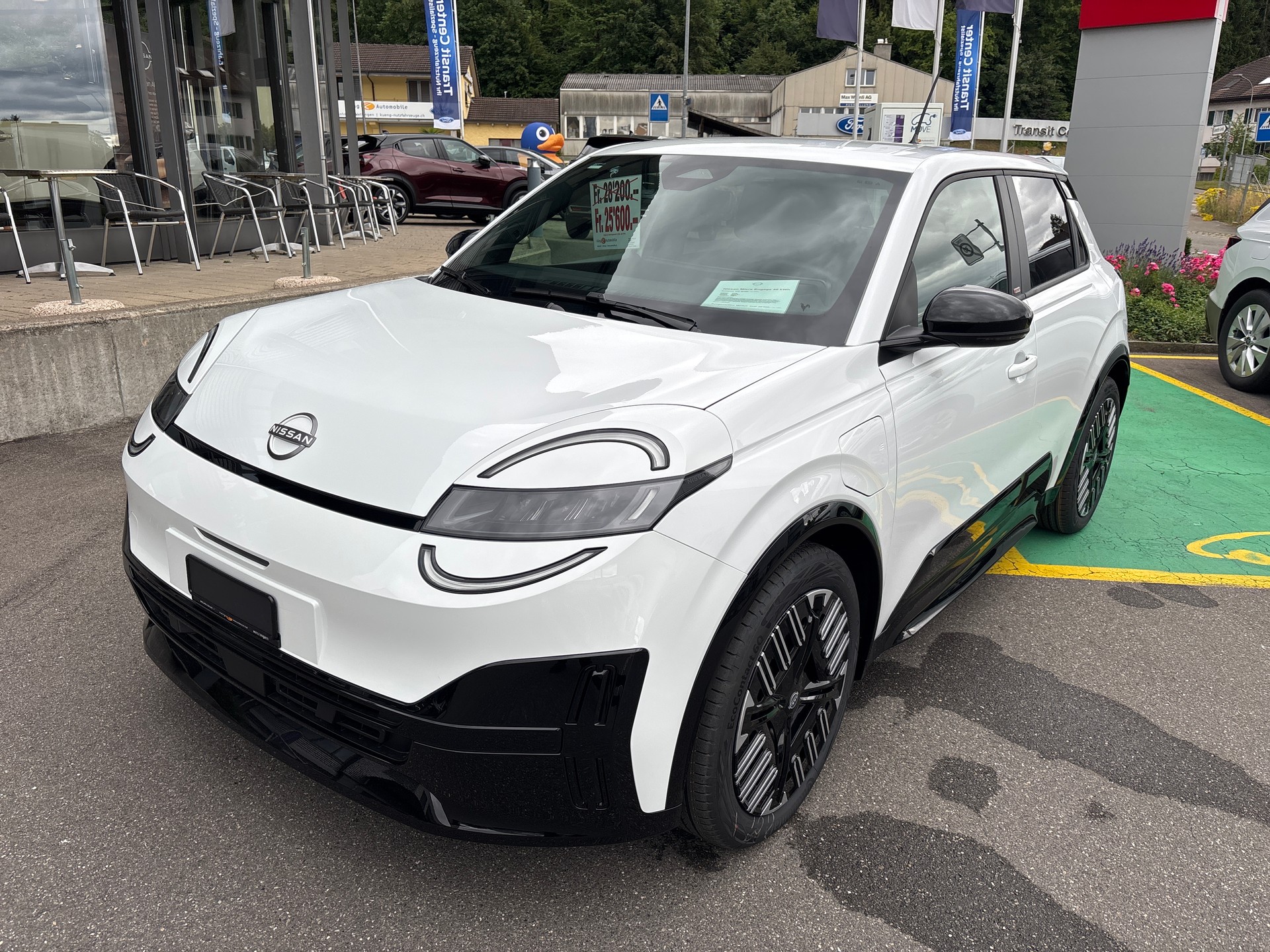 NISSAN Micra 40kWh Engage-showroom-element-1