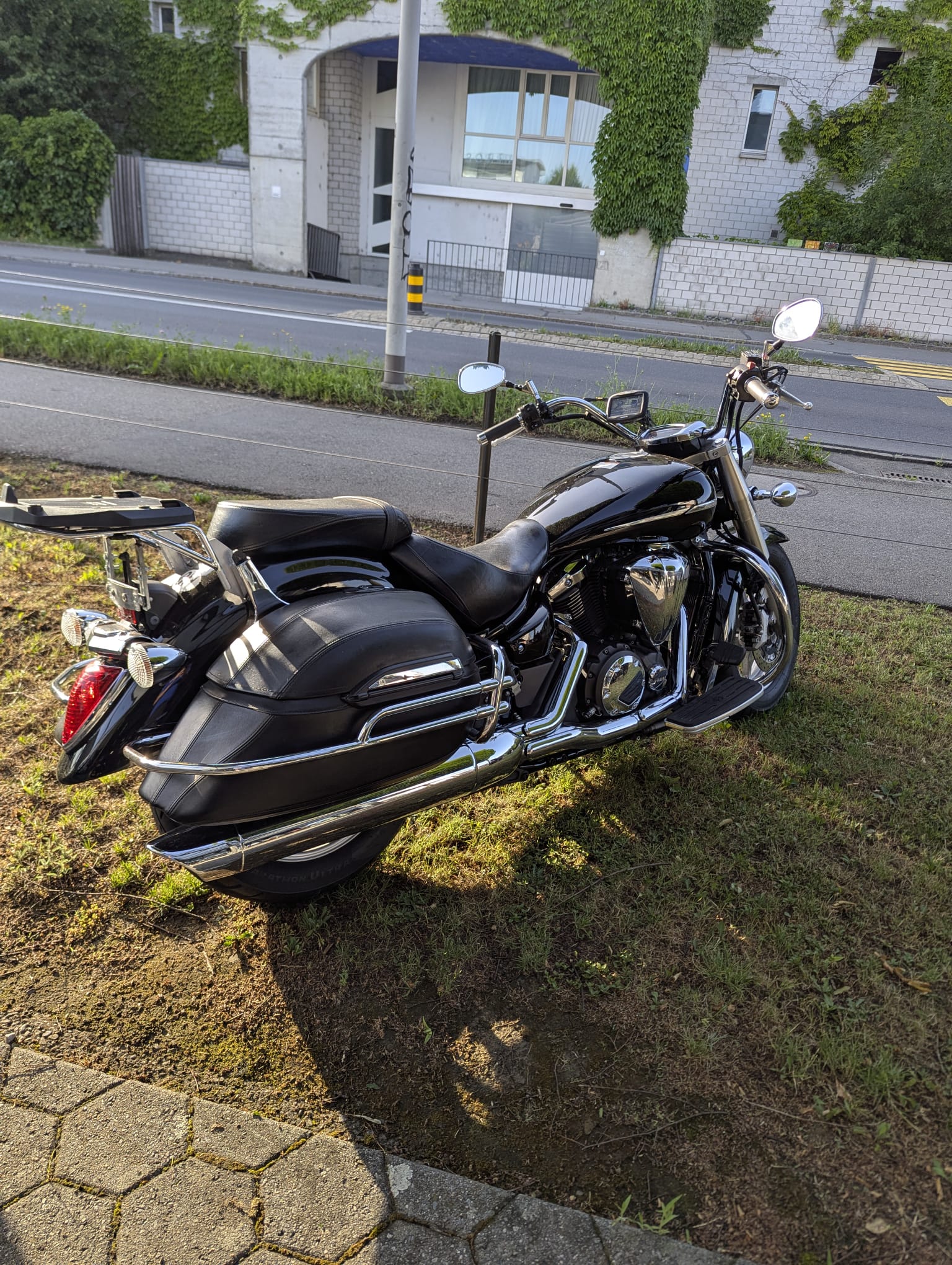 YAMAHA XVS 1300 A Midnight Star UBS-image-1