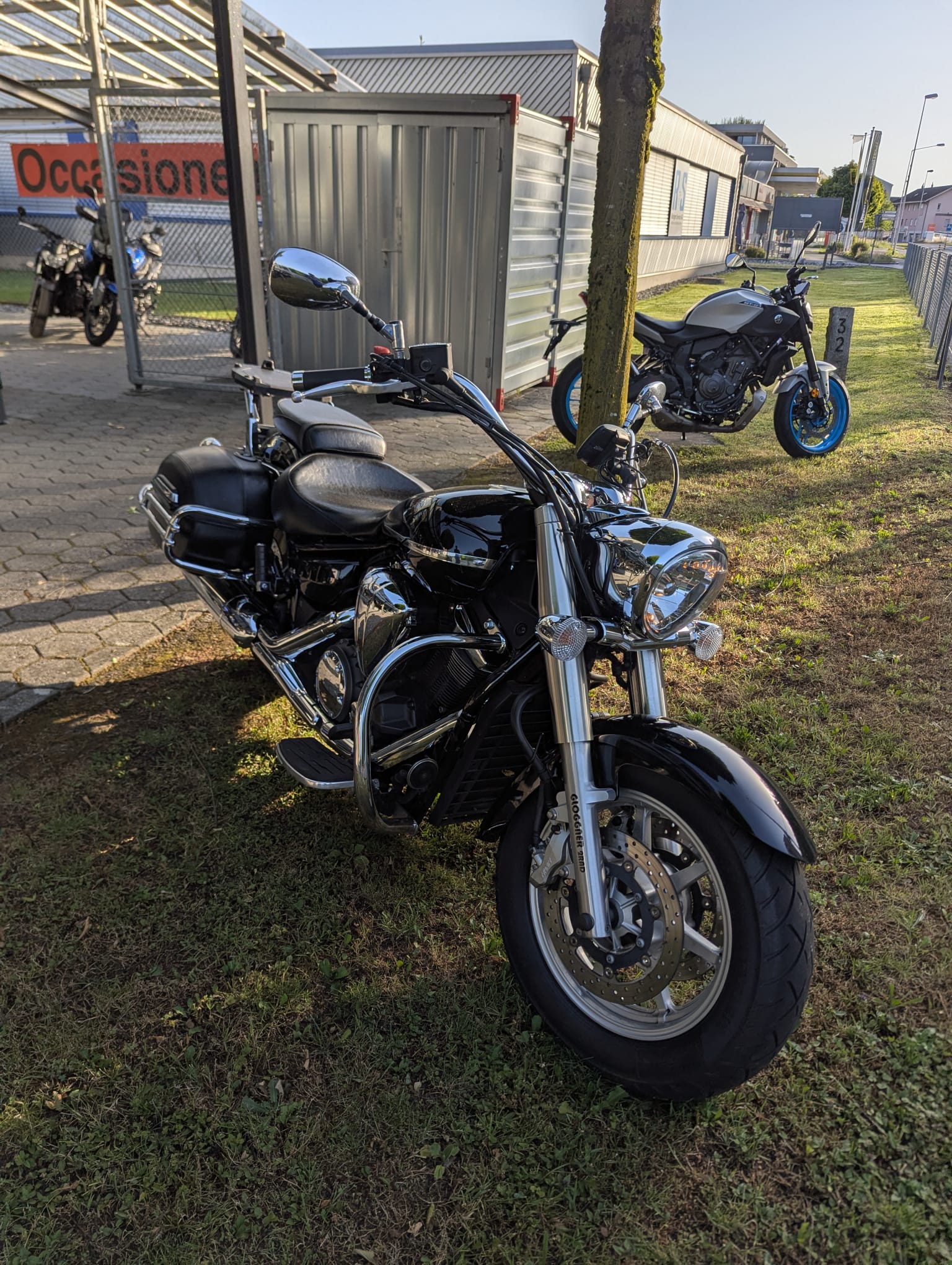 YAMAHA XVS 1300 A Midnight Star UBS-image-0