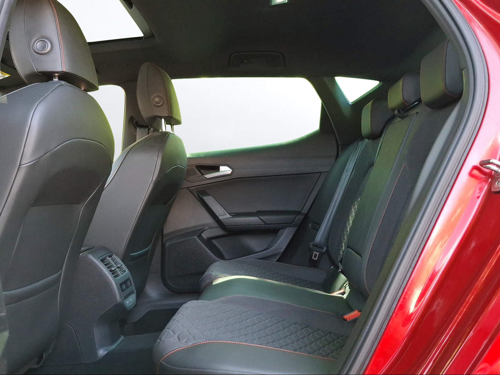 SEAT Leon 1.4 eHybrid pHEV DSG FR-image-11