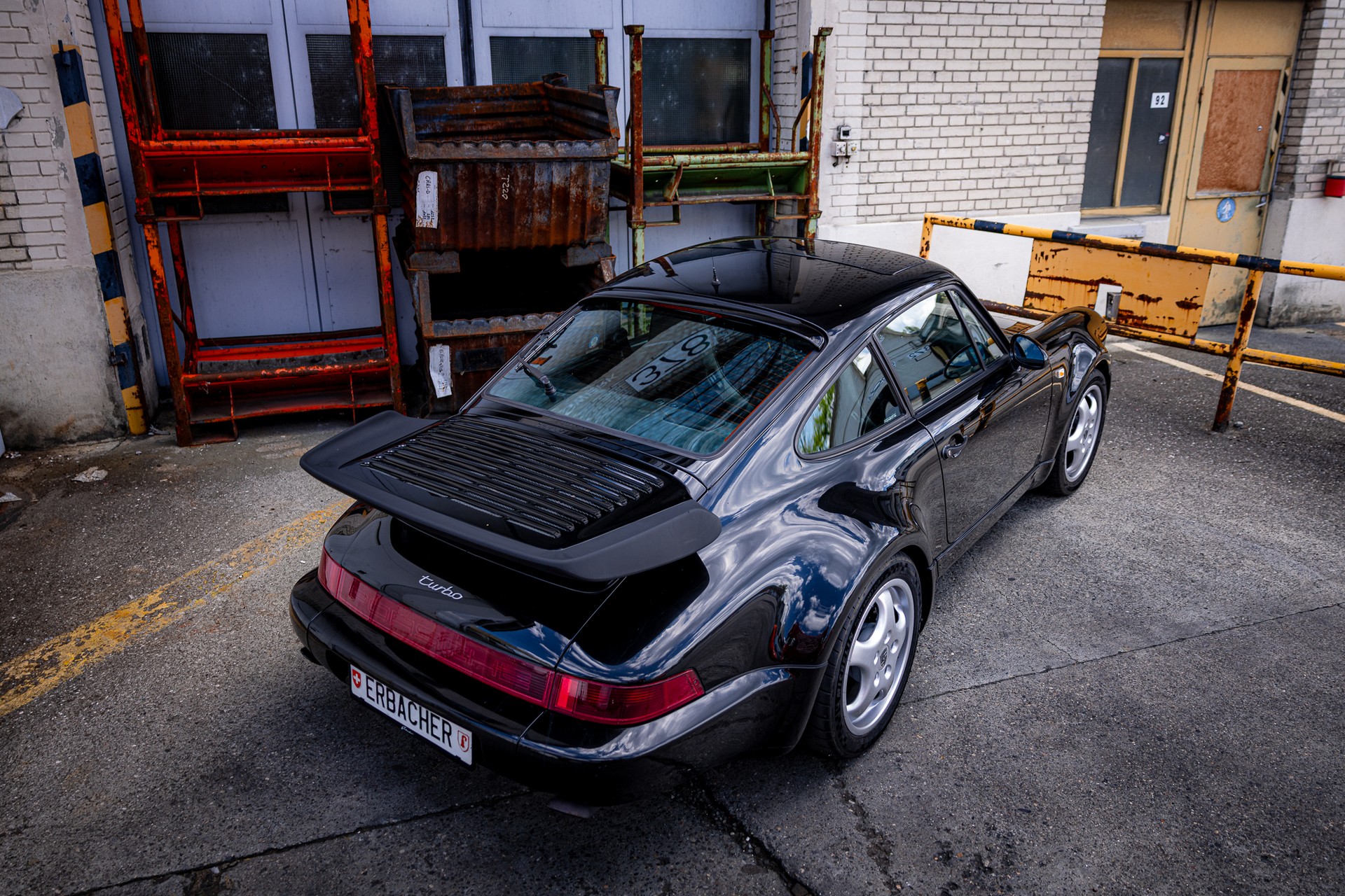 PORSCHE Turbo-image-12