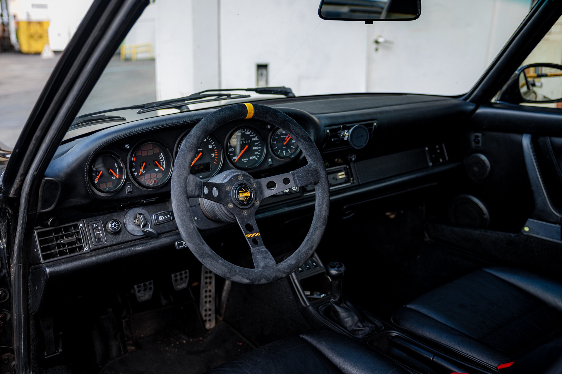 PORSCHE Turbo-image-6