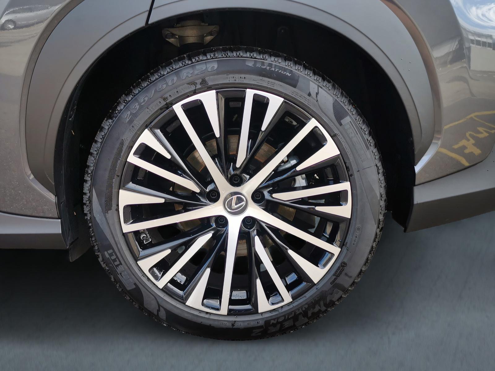 LEXUS RZ 450e Comfort-image-14