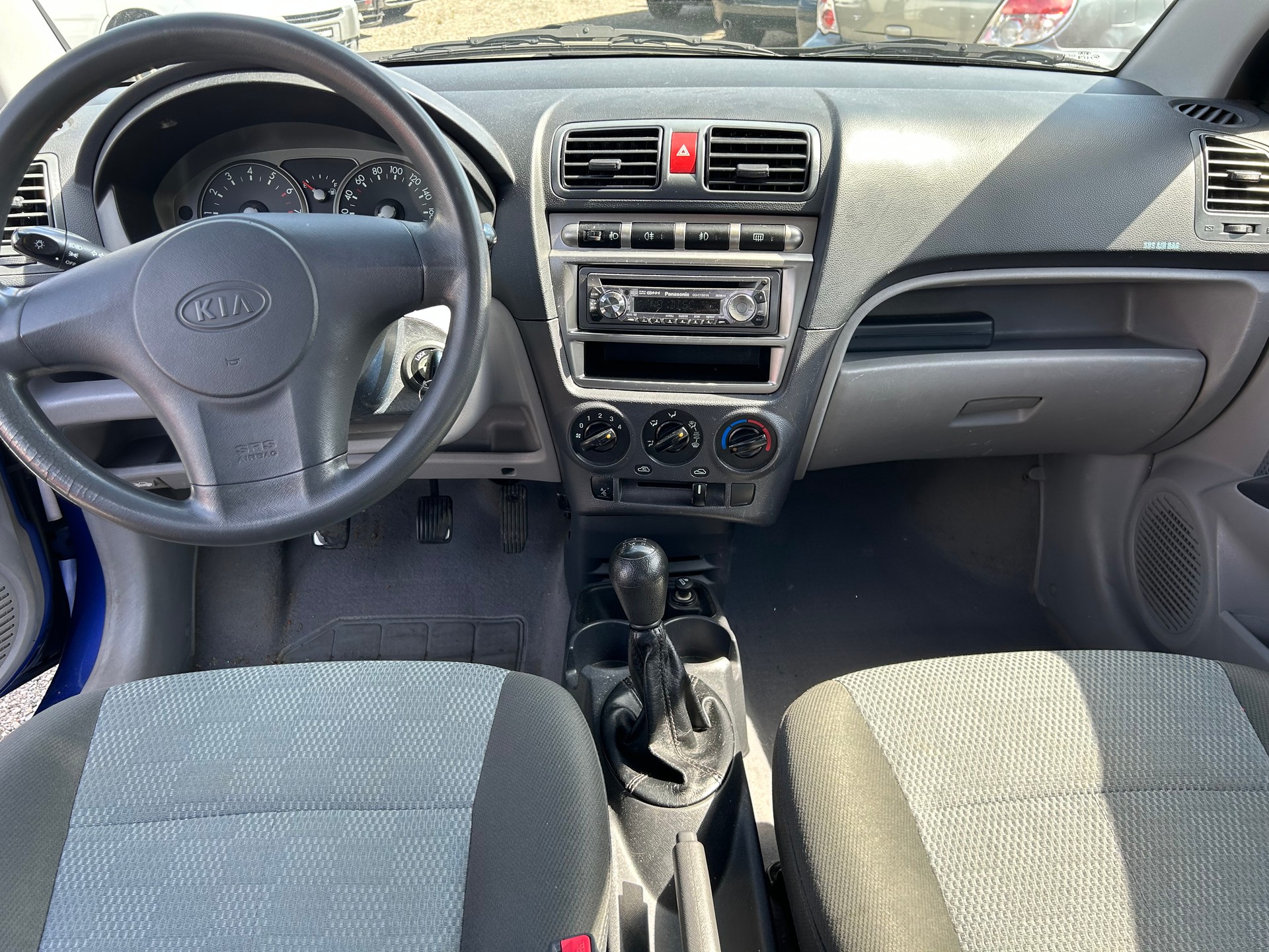 KIA Picanto 1.1 Classic-image-10