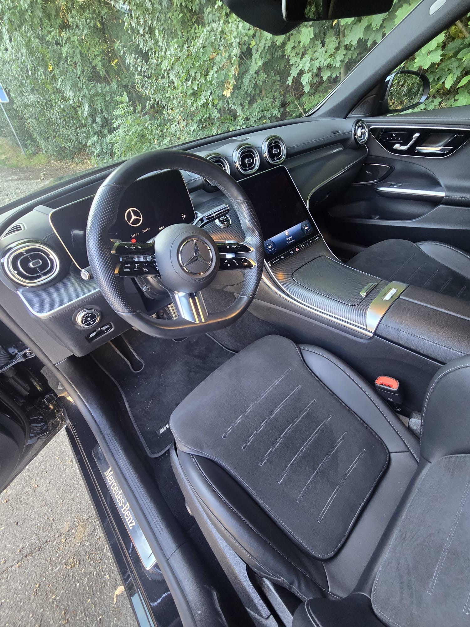 MERCEDES-BENZ C 220 d Swiss Star Avantgarde 4matic-image-14