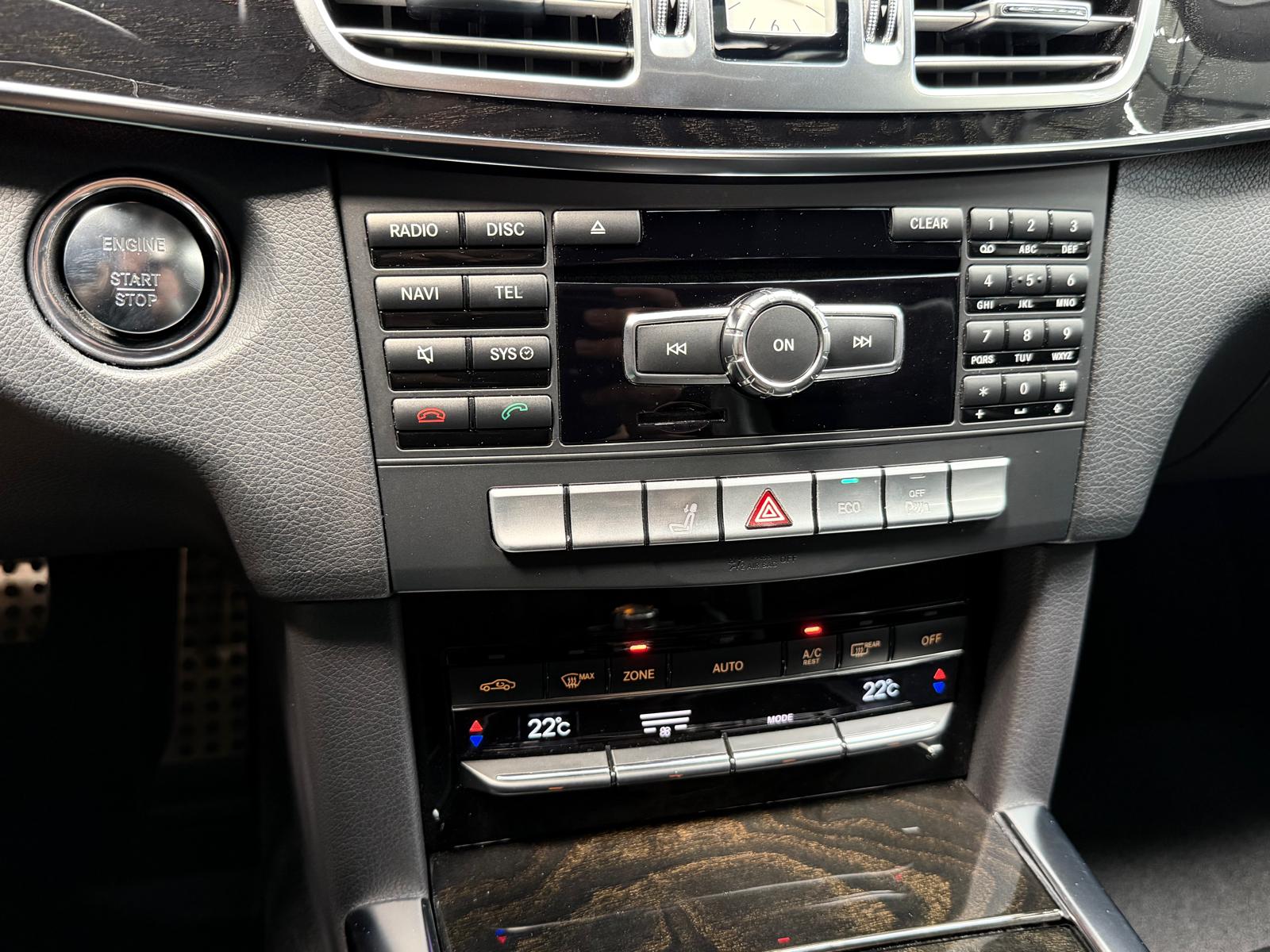 MERCEDES-BENZ E 400 Avantgarde 4Matic 7G-Tronic-image-18